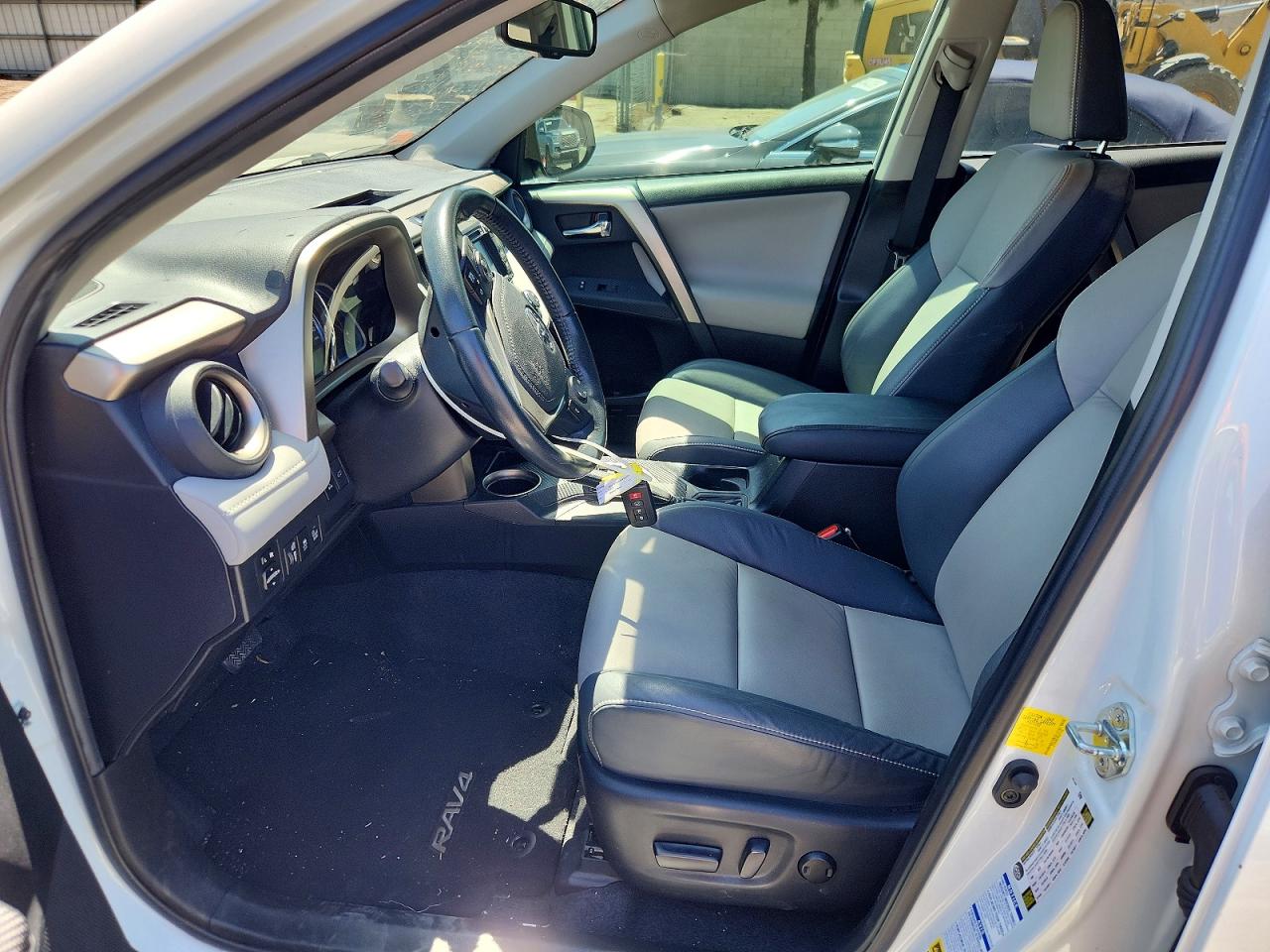2015 Toyota Rav4 Limited White vin: 2T3DFREV1FW251252