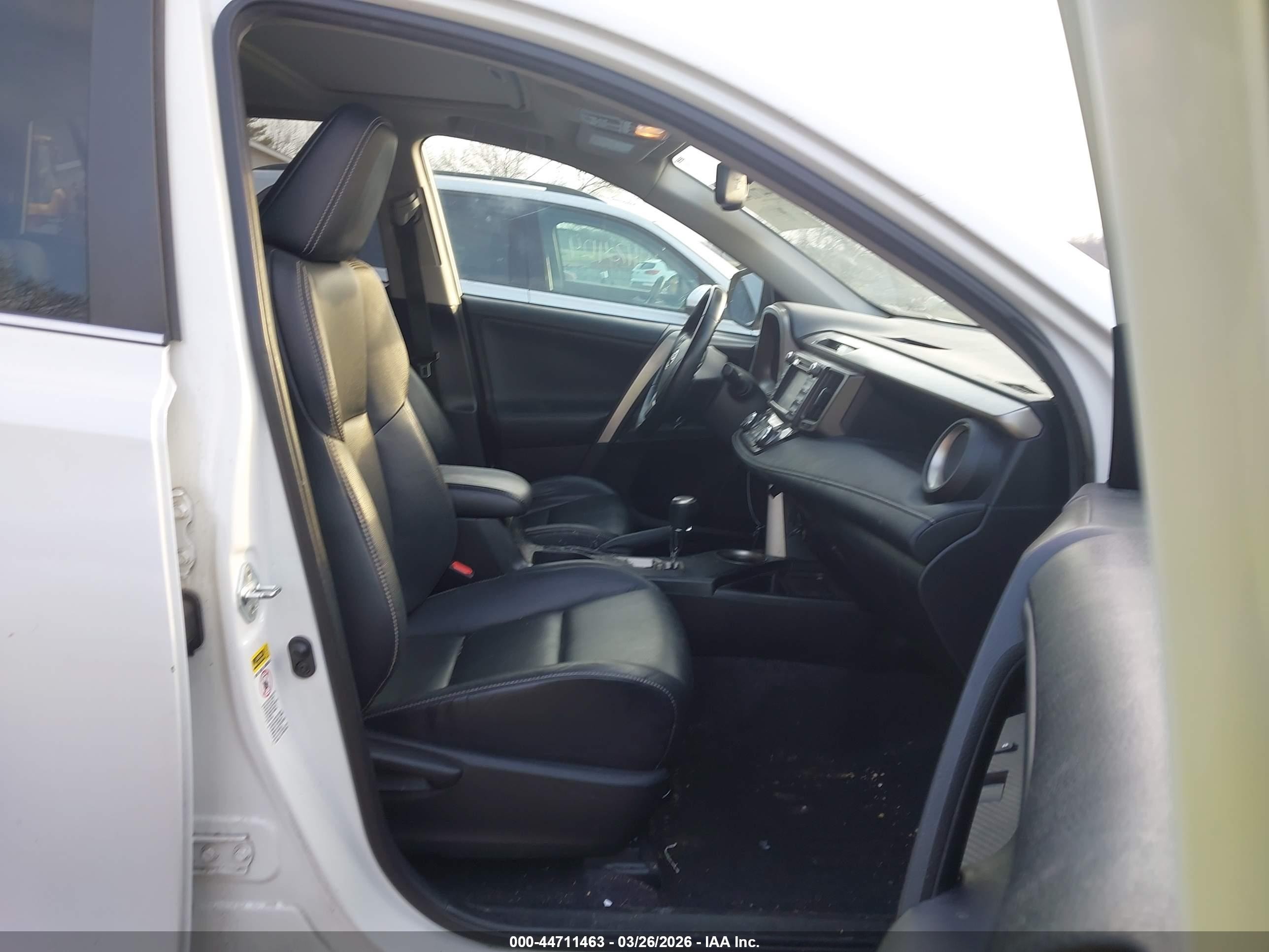 2015 Toyota Rav4 Limited White vin: 2T3DFREV1FW312471