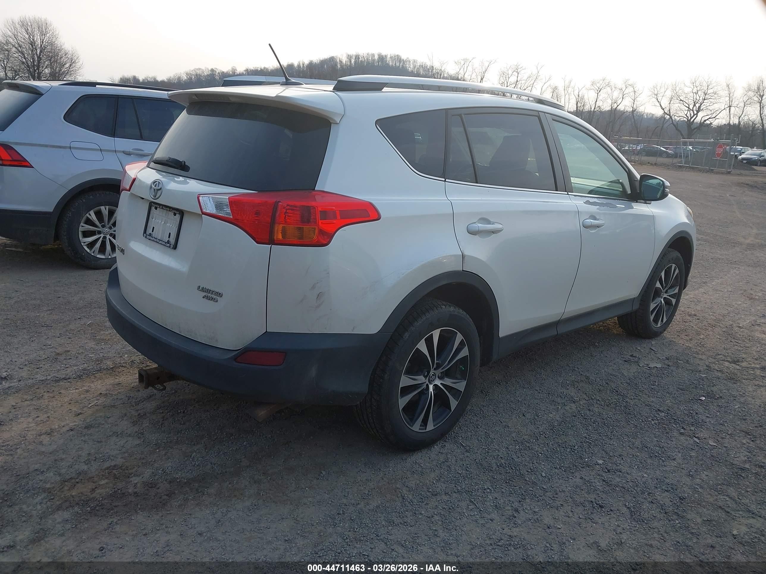 2015 Toyota Rav4 Limited White vin: 2T3DFREV1FW312471