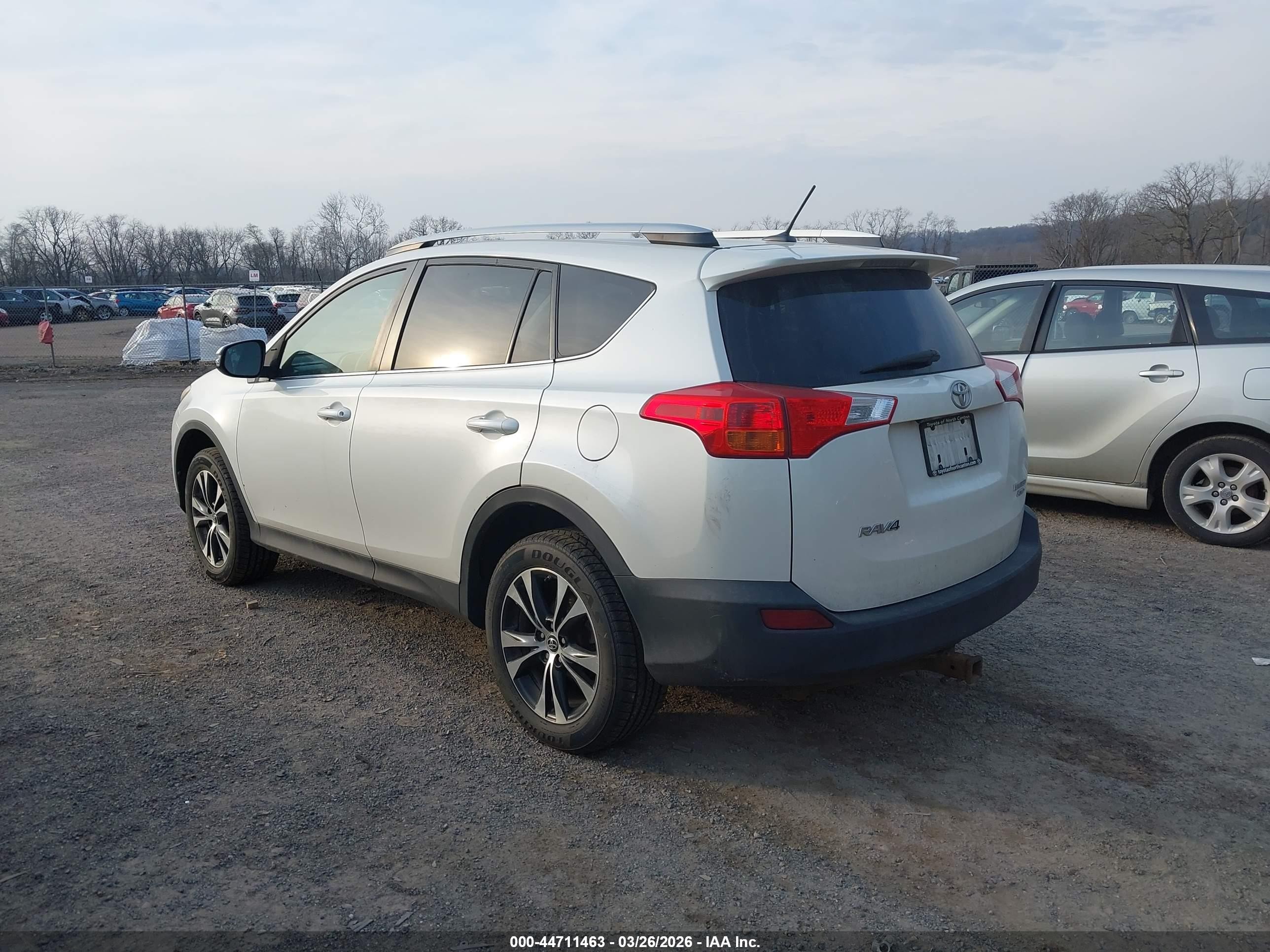 2015 Toyota Rav4 Limited White vin: 2T3DFREV1FW312471
