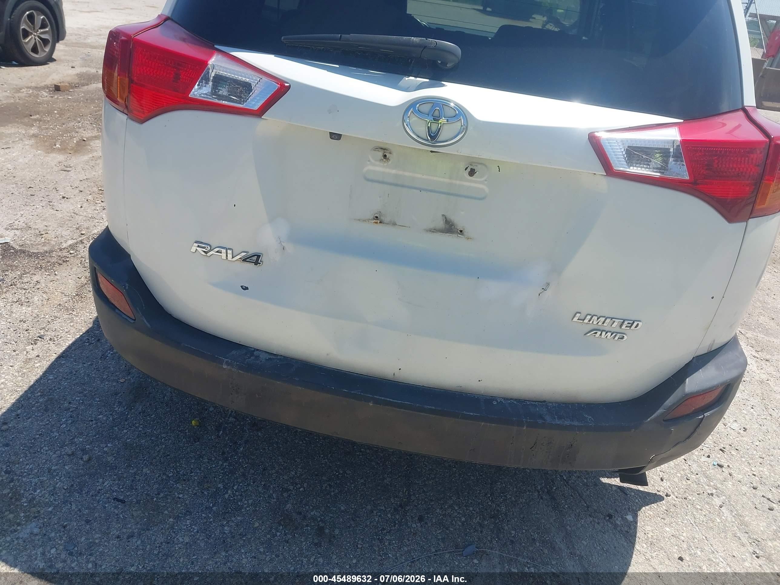 2015 Toyota Rav4 Limited White vin: 2T3DFREV1FW348824