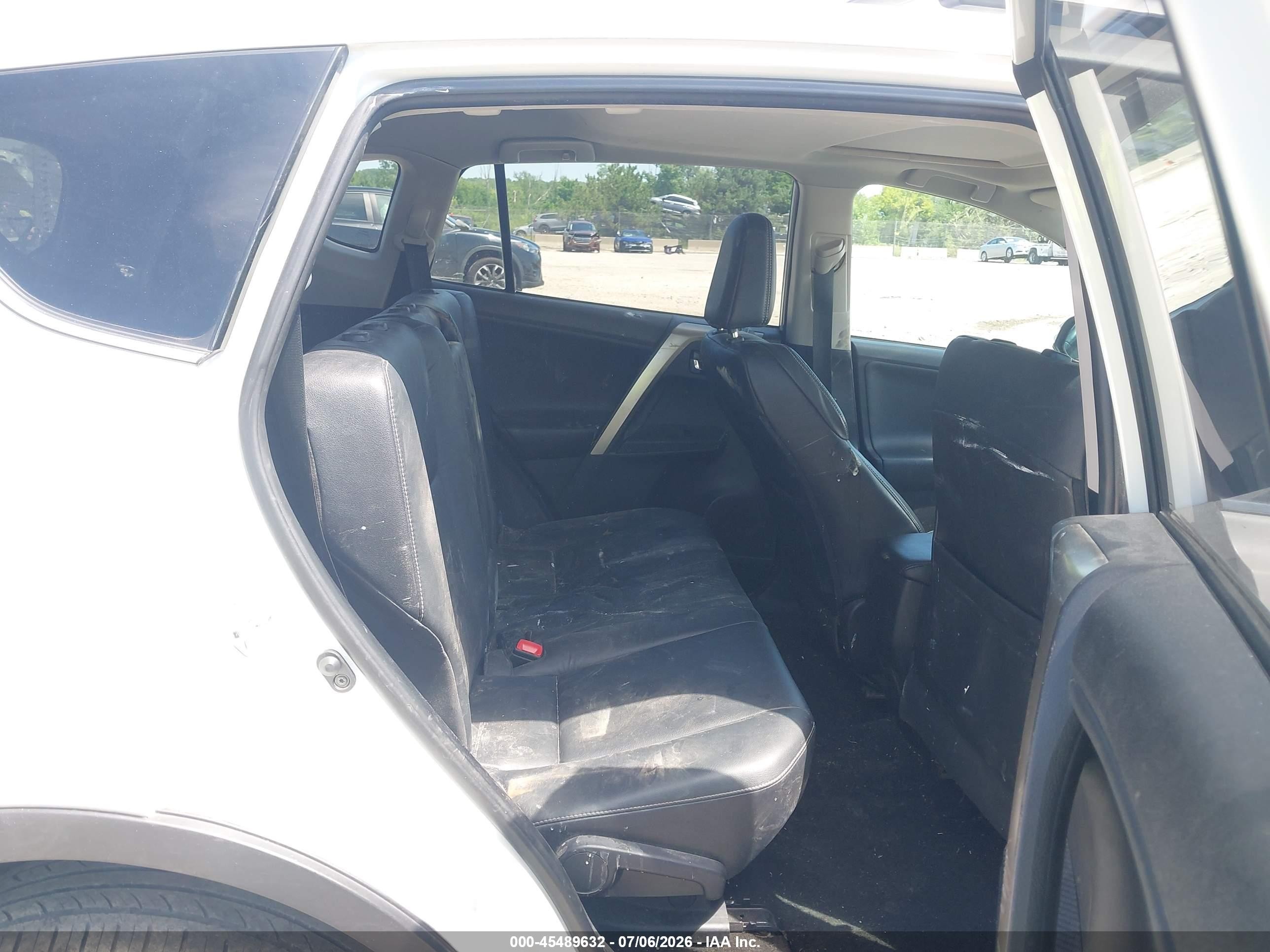 2015 Toyota Rav4 Limited White vin: 2T3DFREV1FW348824