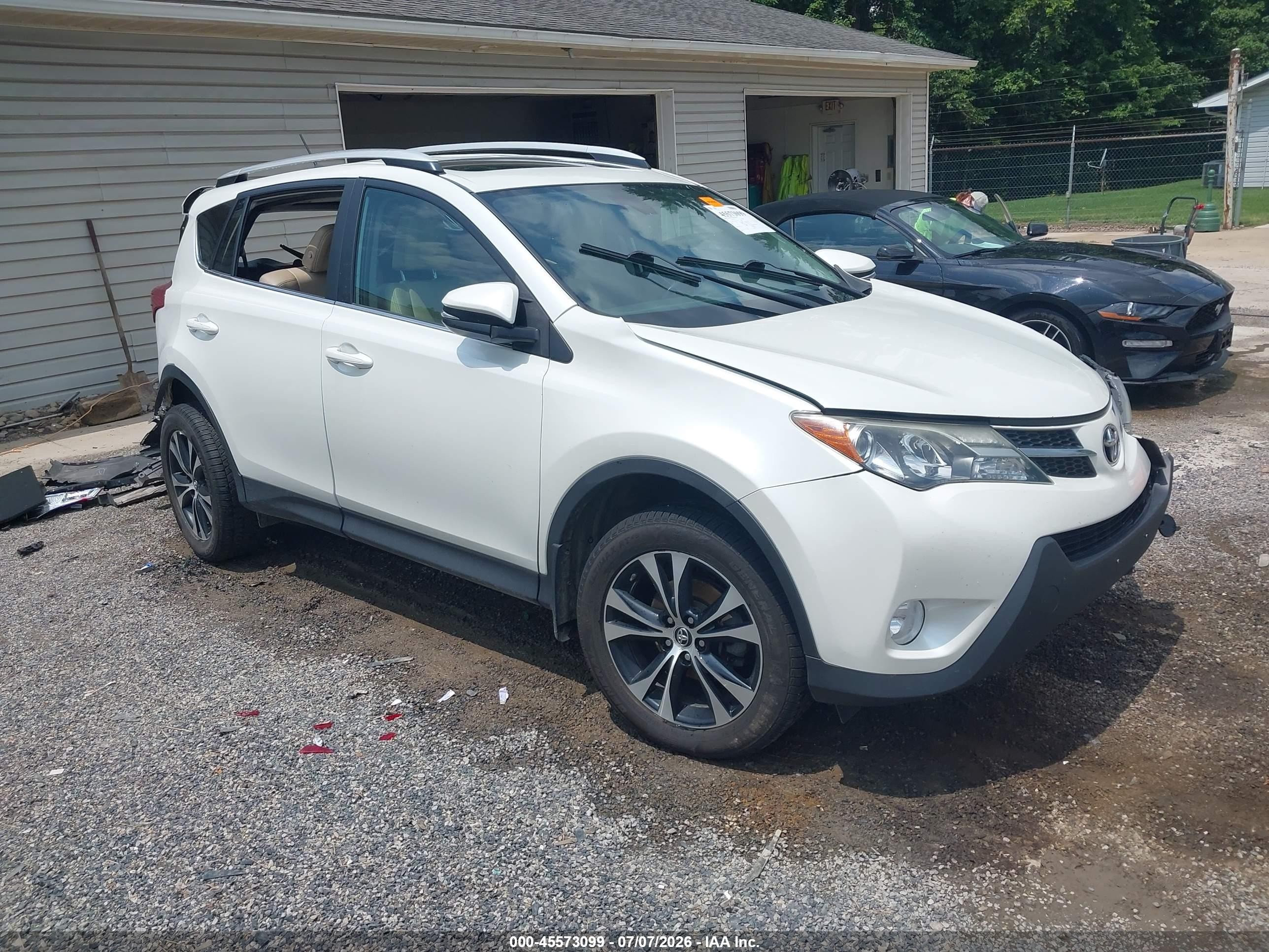 2015 Toyota Rav4 Limited White vin: 2T3DFREV1FW362948