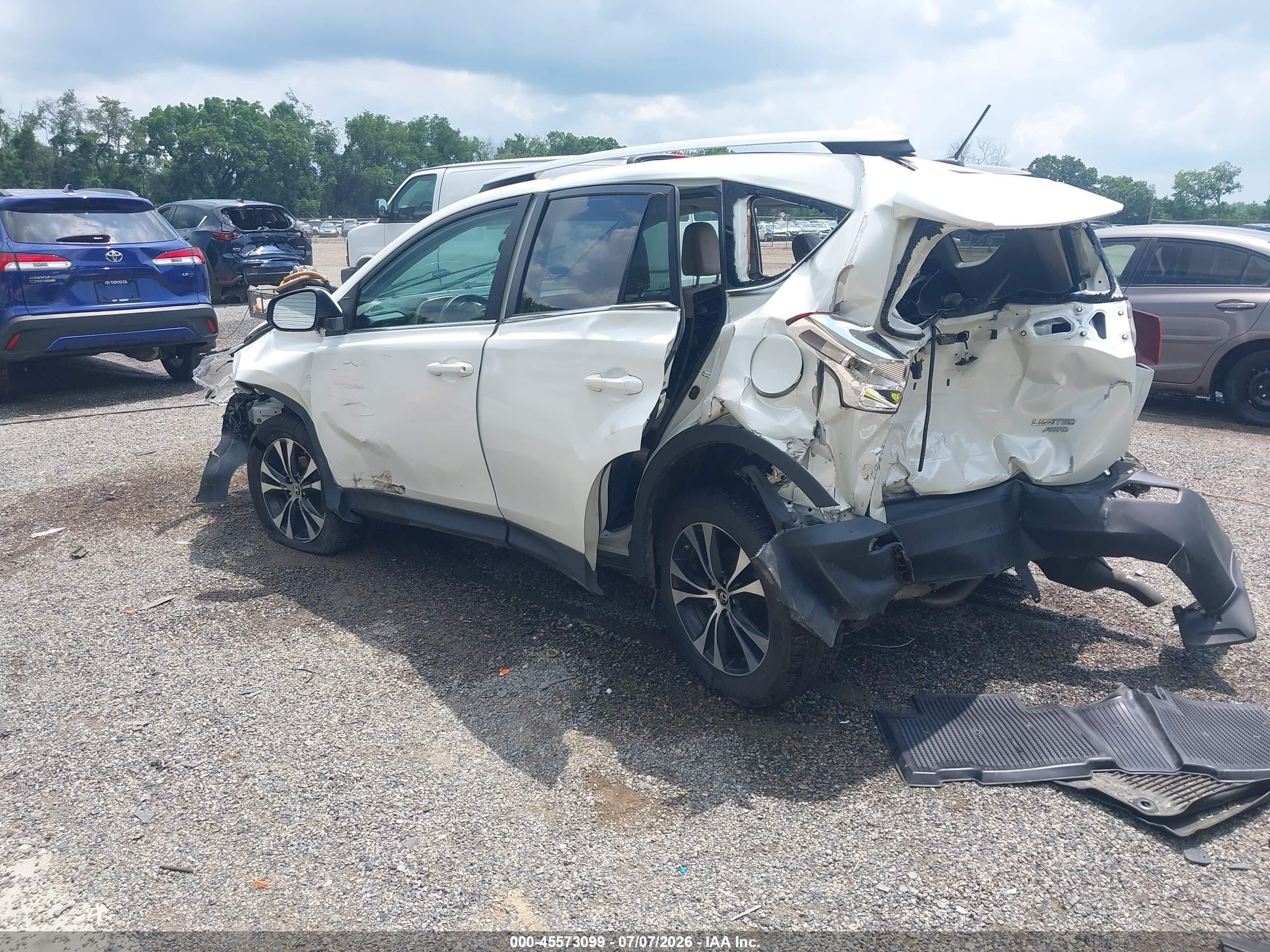 2015 Toyota Rav4 Limited White vin: 2T3DFREV1FW362948