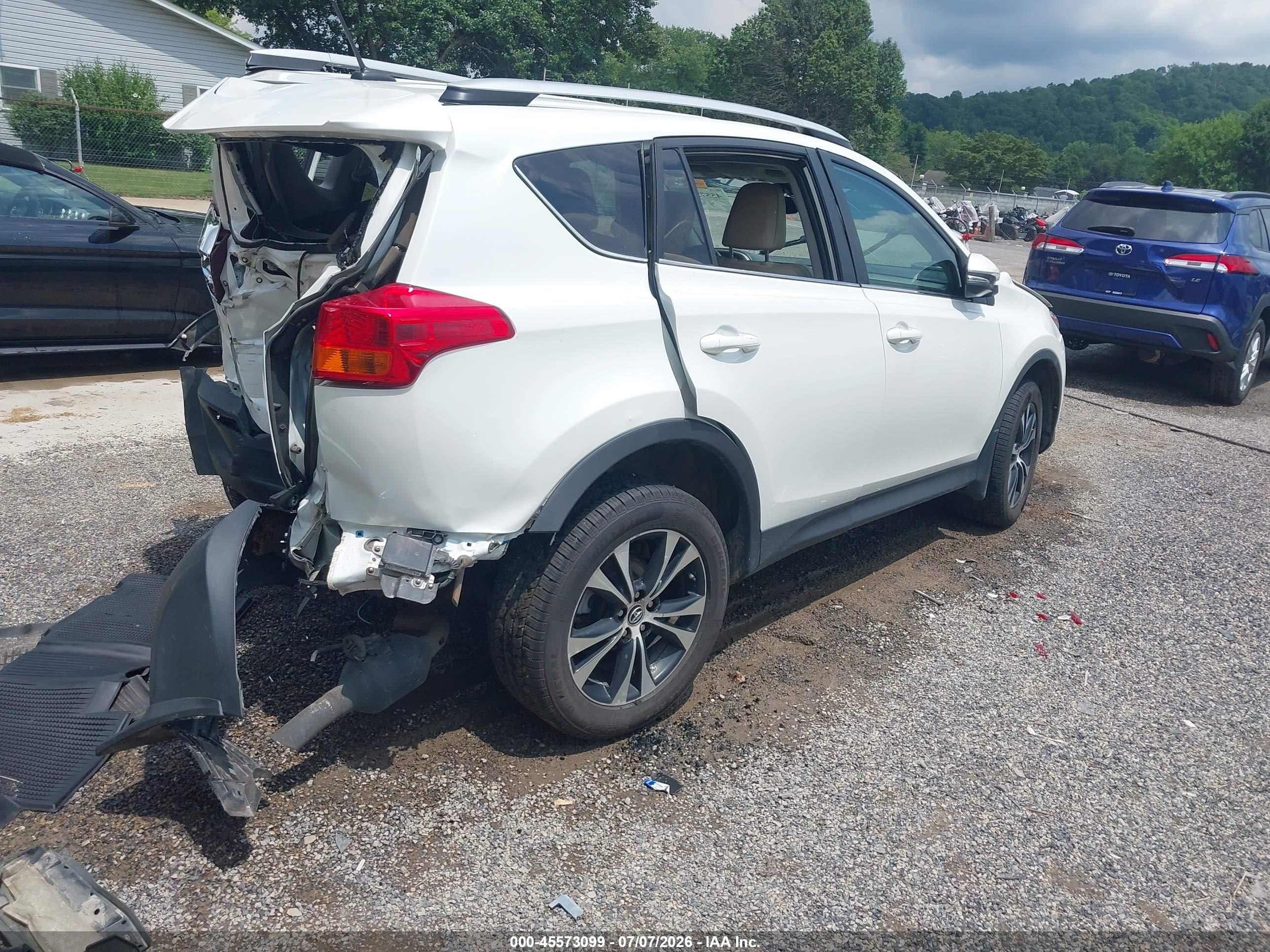 2015 Toyota Rav4 Limited White vin: 2T3DFREV1FW362948