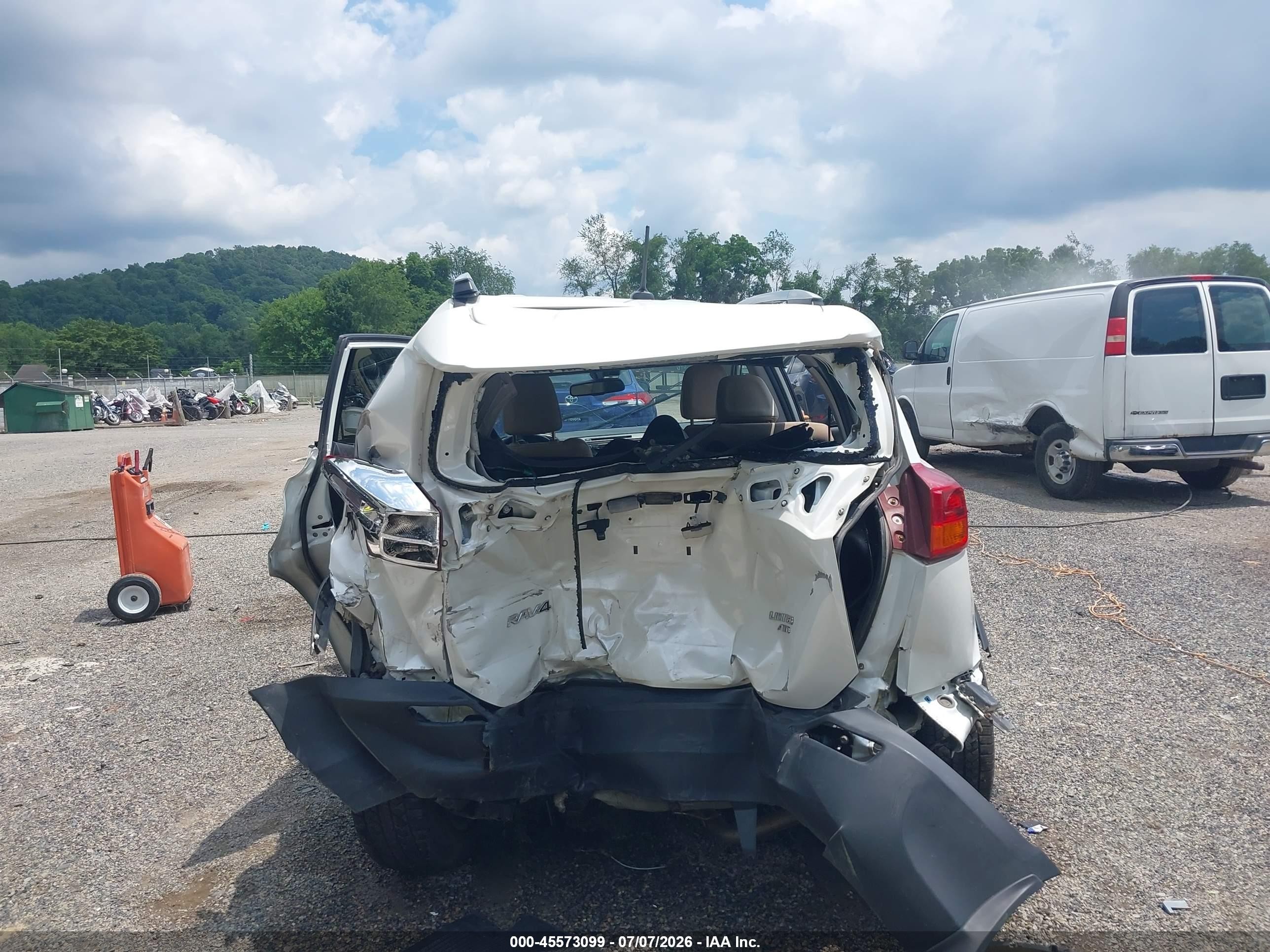 2015 Toyota Rav4 Limited White vin: 2T3DFREV1FW362948