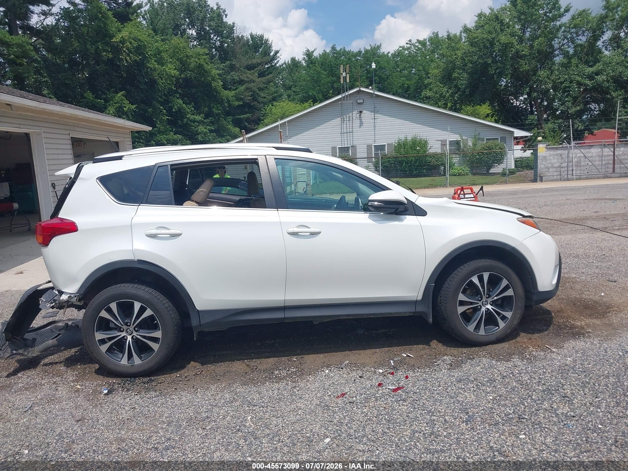 2015 Toyota Rav4 Limited White vin: 2T3DFREV1FW362948
