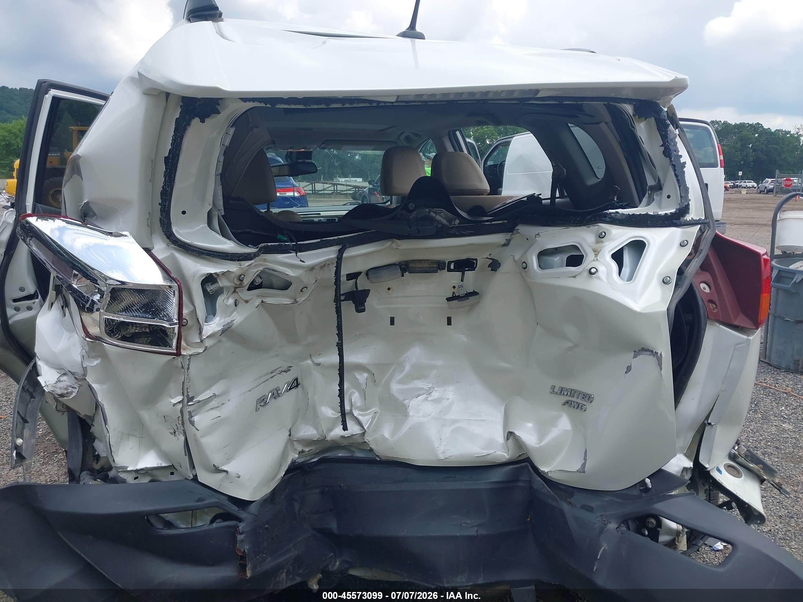 2015 Toyota Rav4 Limited White vin: 2T3DFREV1FW362948