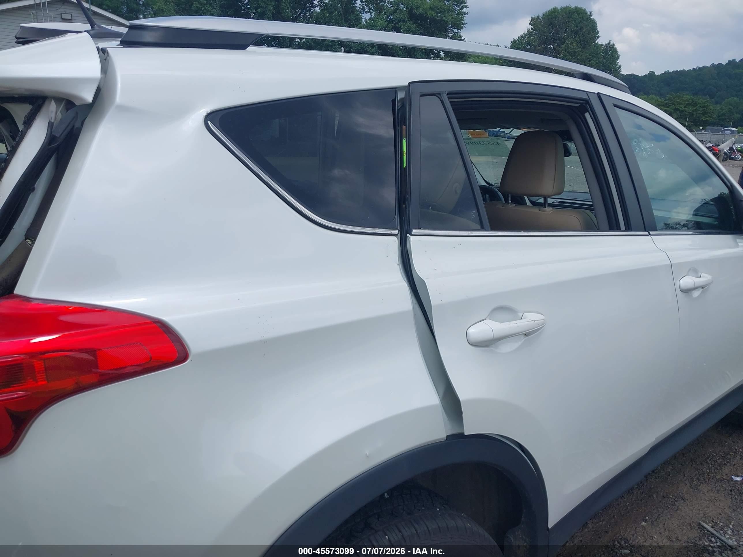 2015 Toyota Rav4 Limited White vin: 2T3DFREV1FW362948