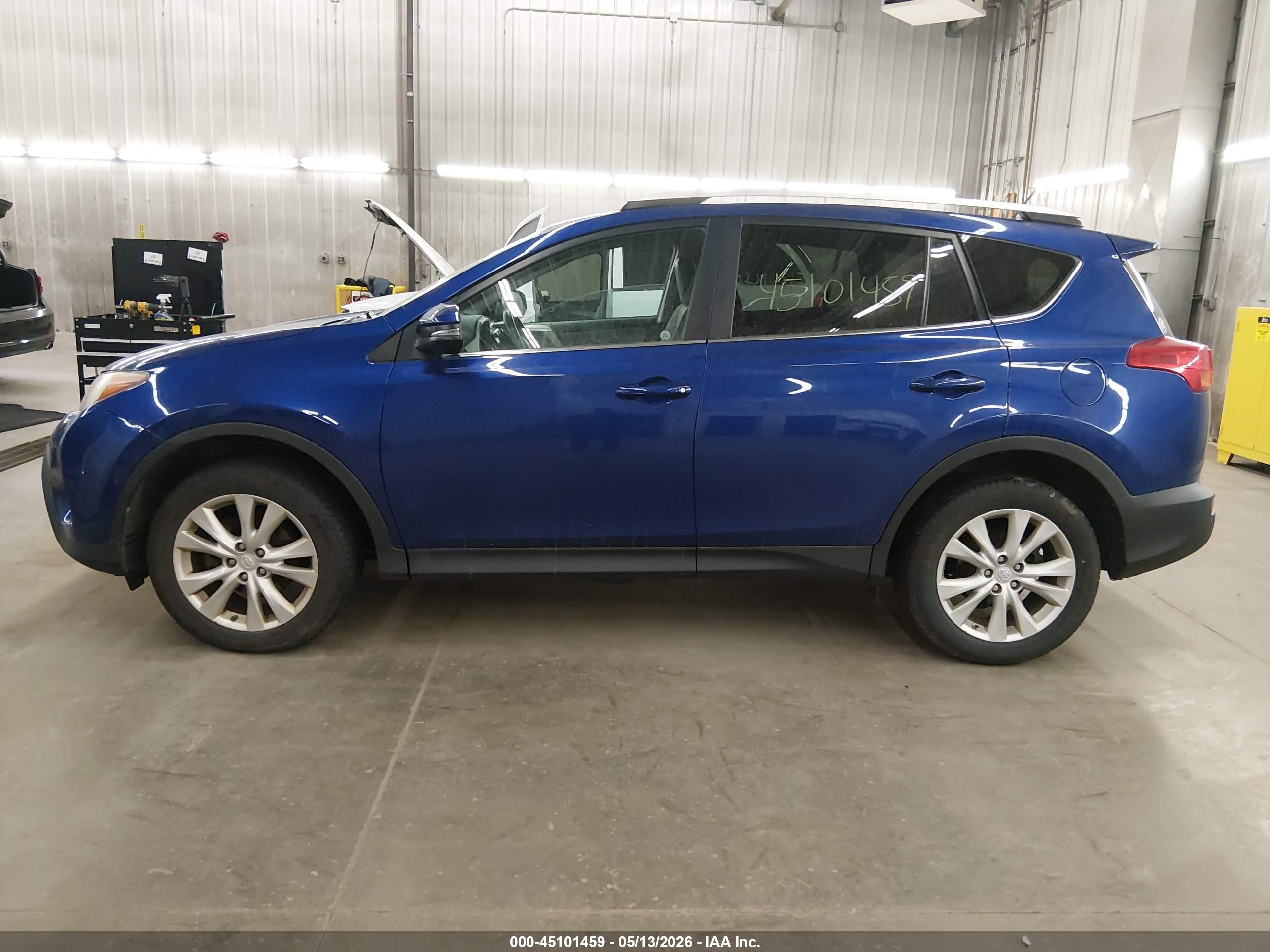 2015 Toyota Rav4 Limited Blue vin: 2T3DFREV2FW273504