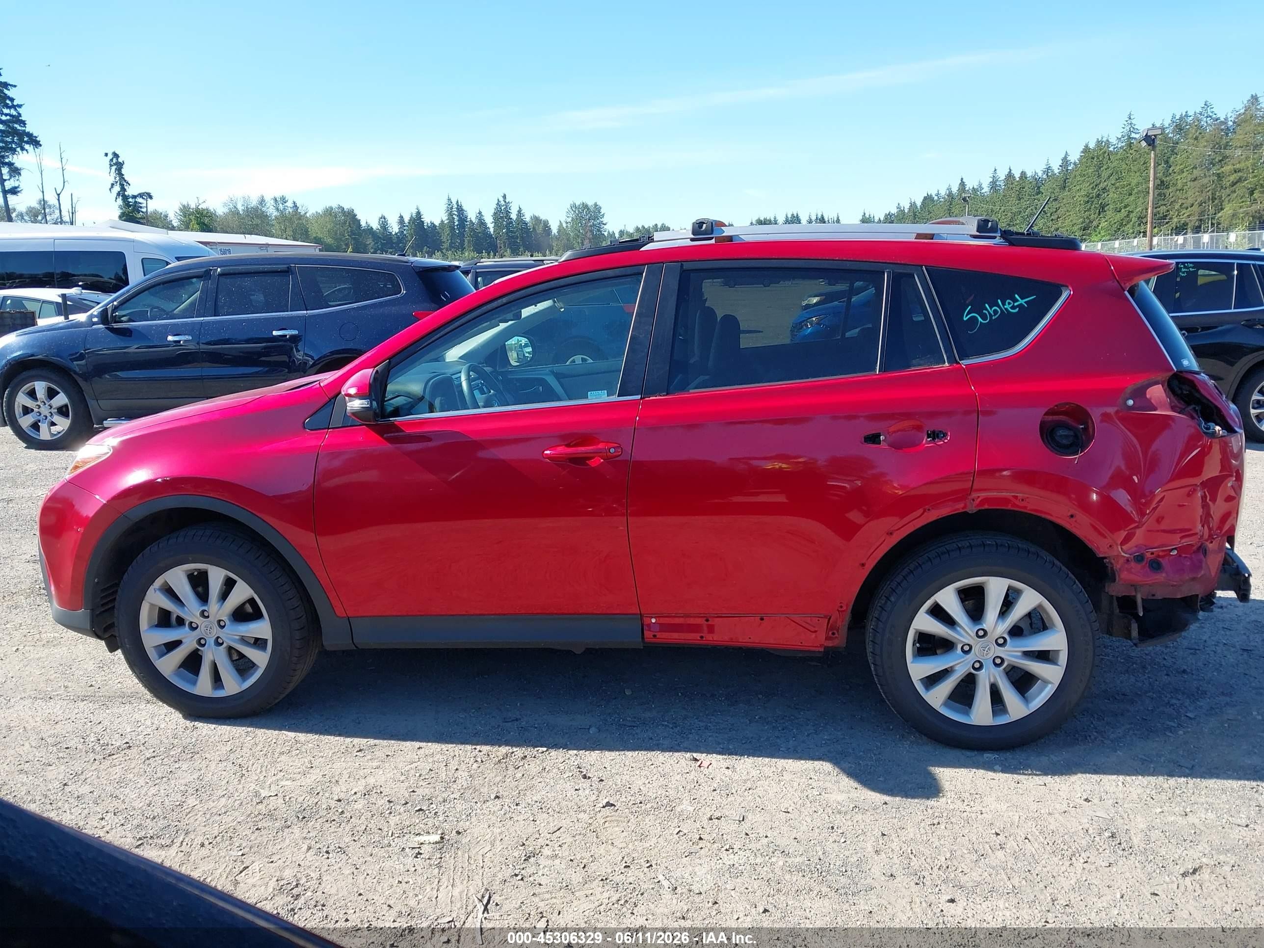 2015 Toyota Rav4 Limited Red vin: 2T3DFREV2FW280131