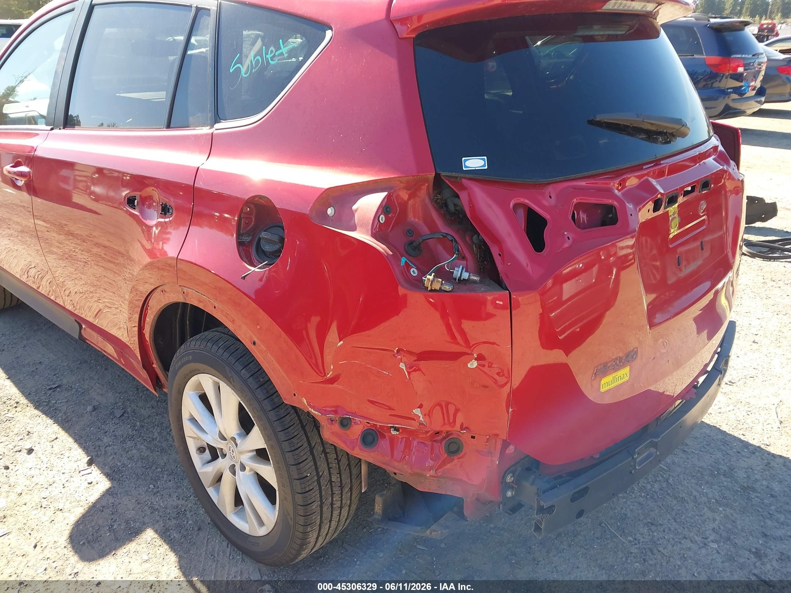 2015 Toyota Rav4 Limited Red vin: 2T3DFREV2FW280131