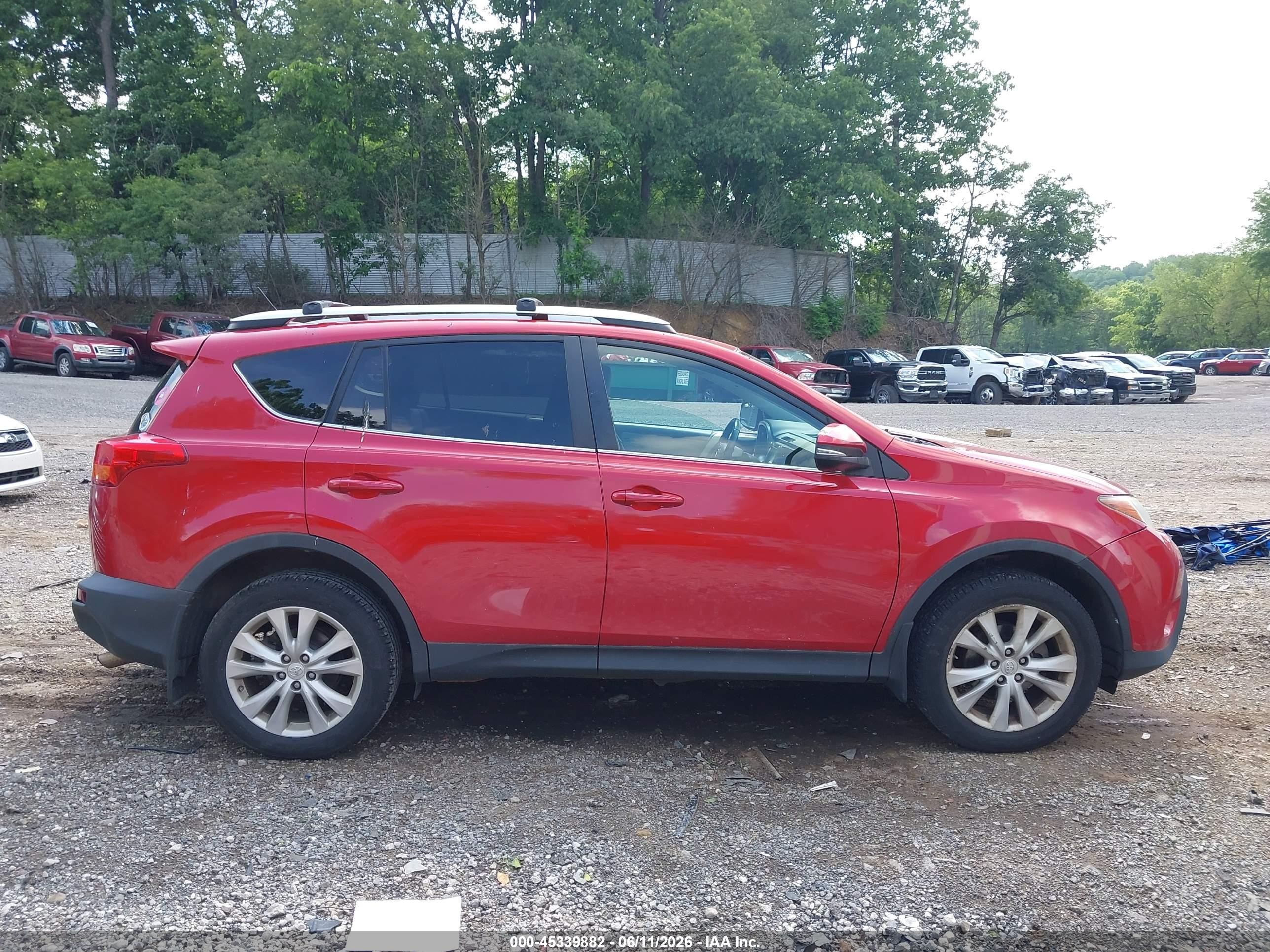2015 Toyota Rav4 Limited Red vin: 2T3DFREV2FW290657