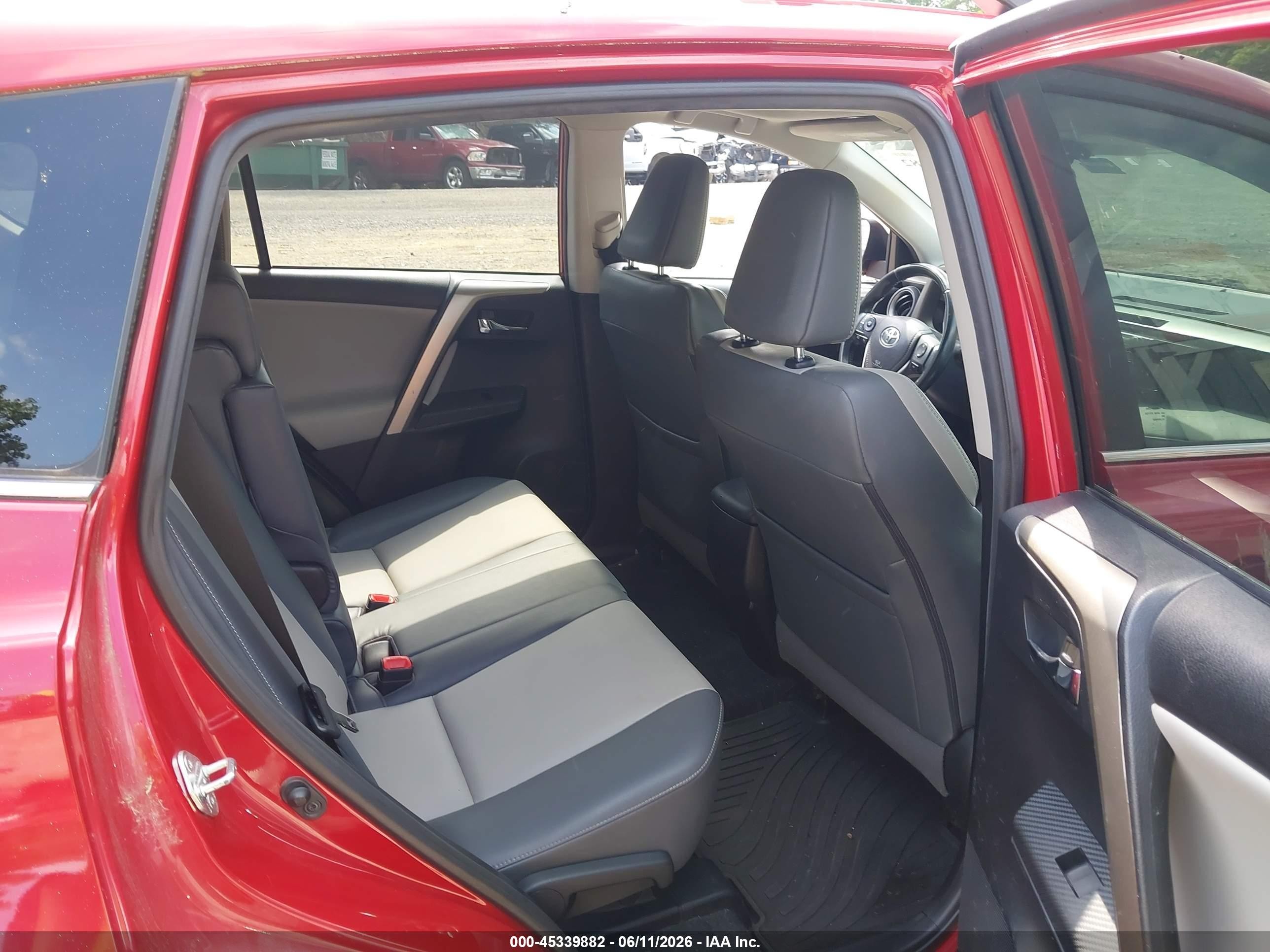 2015 Toyota Rav4 Limited Red vin: 2T3DFREV2FW290657