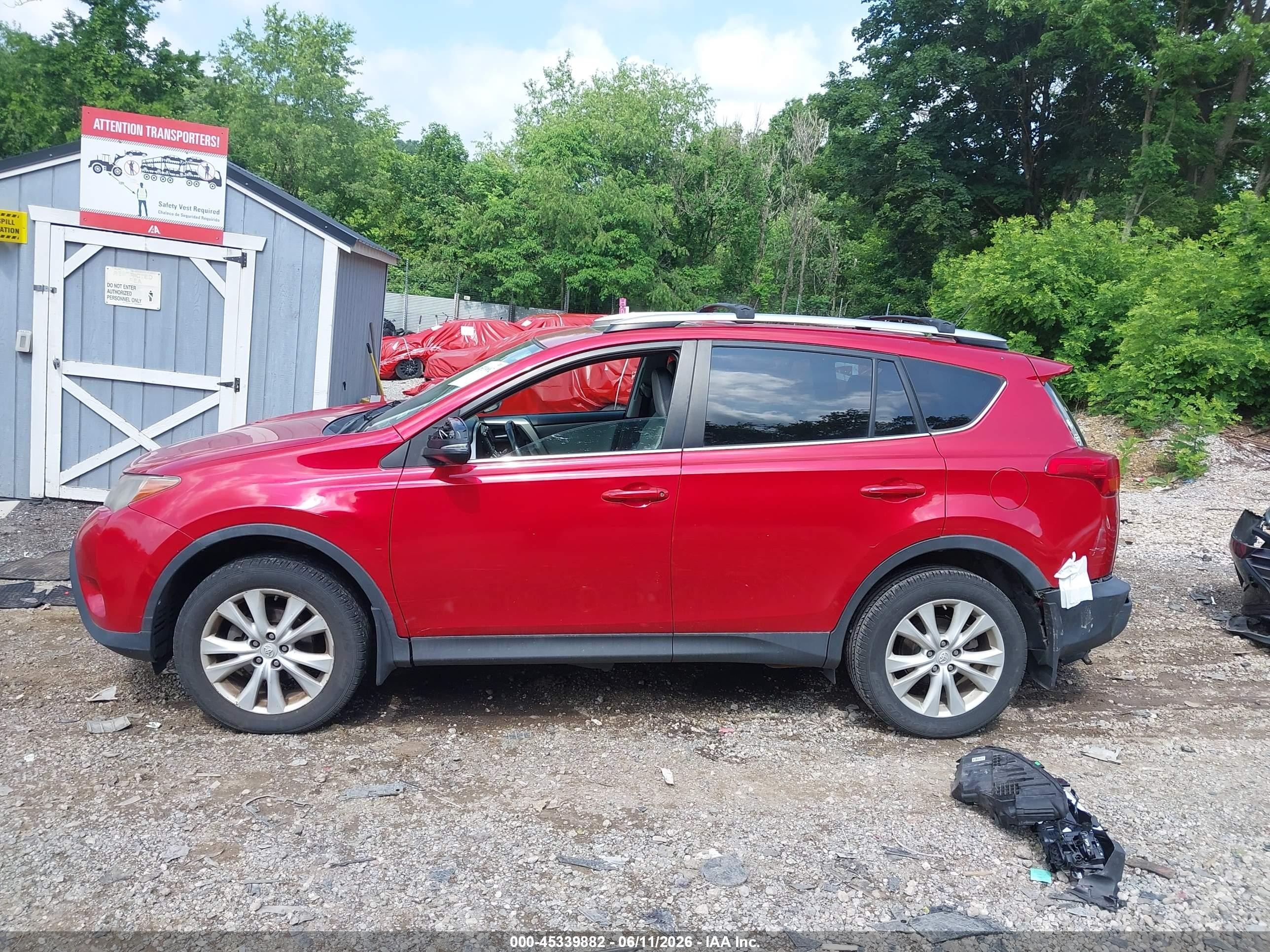2015 Toyota Rav4 Limited Red vin: 2T3DFREV2FW290657