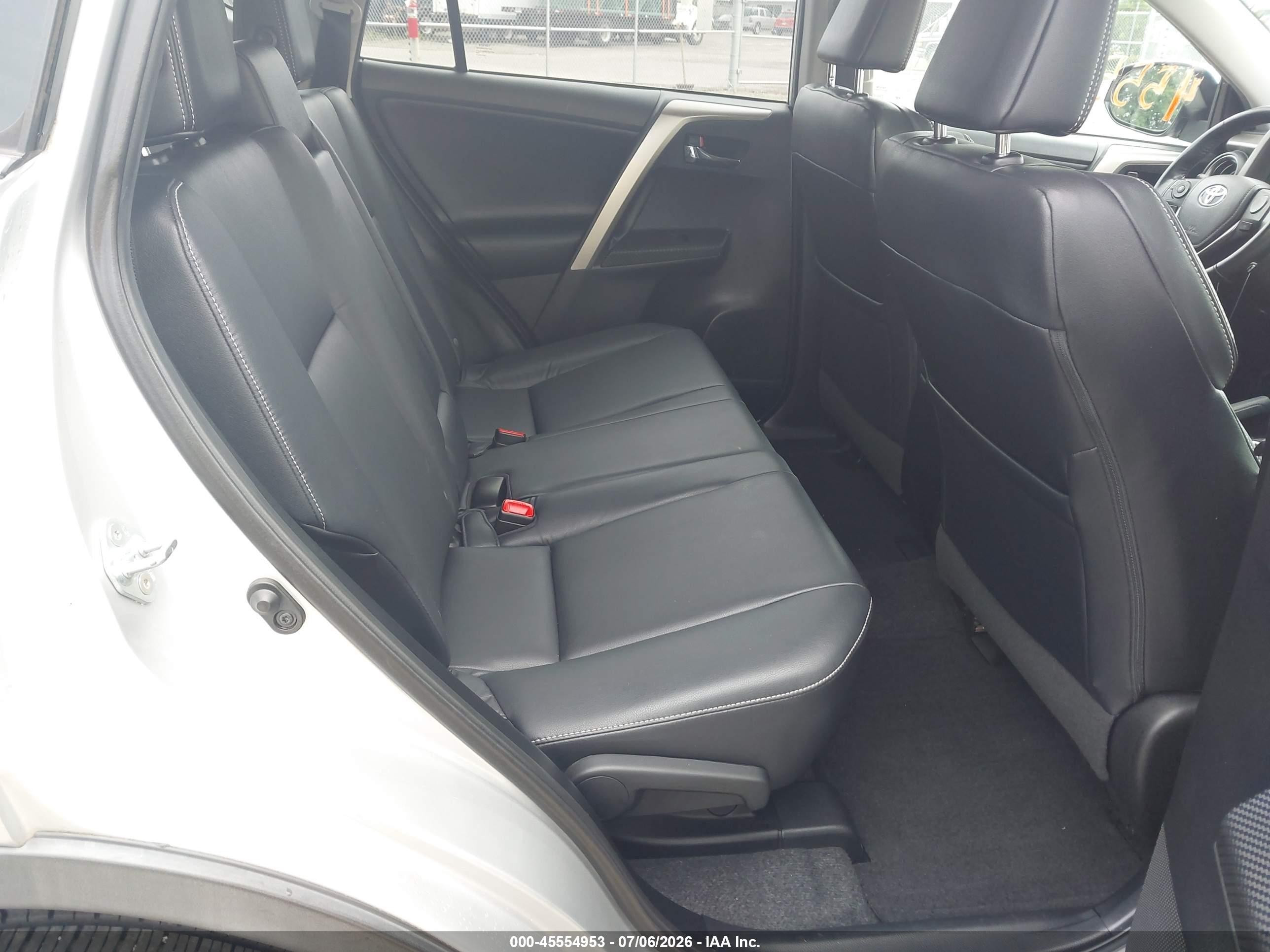 2015 Toyota Rav4 Limited Silver vin: 2T3DFREV2FW310986