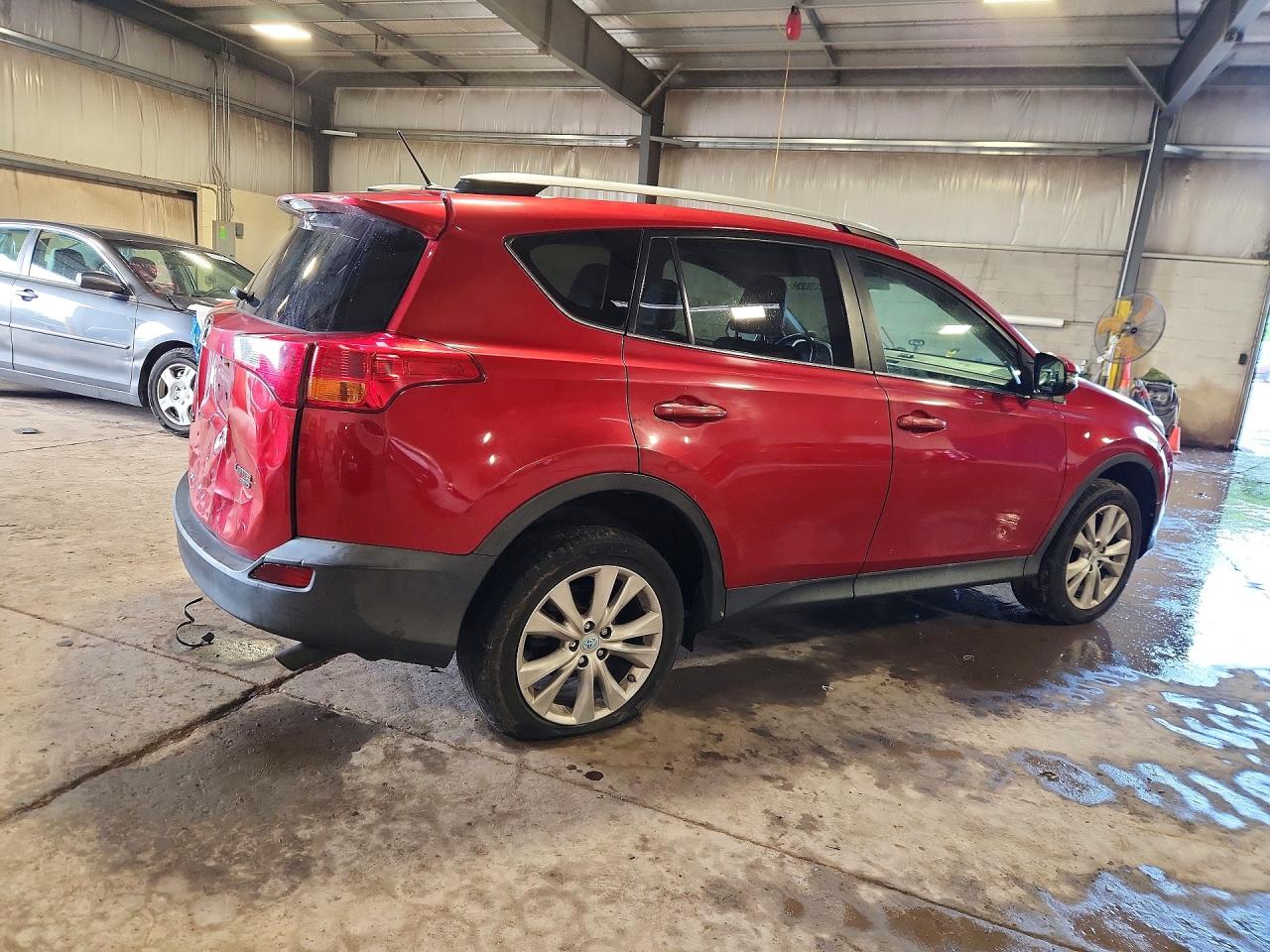 2015 Toyota Rav4 Limited Red vin: 2T3DFREV2FW331384