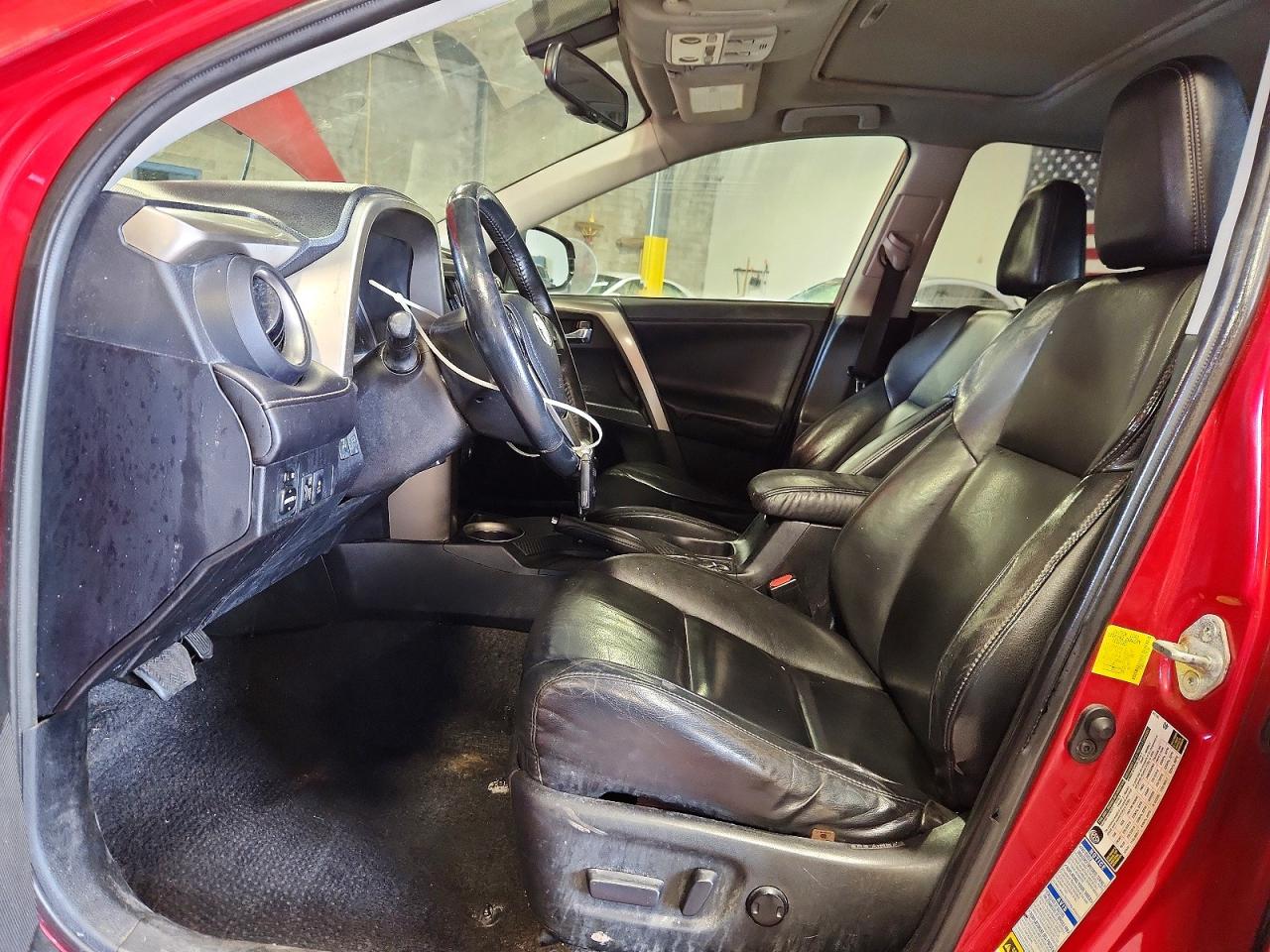 2015 Toyota Rav4 Limited Red vin: 2T3DFREV2FW331384