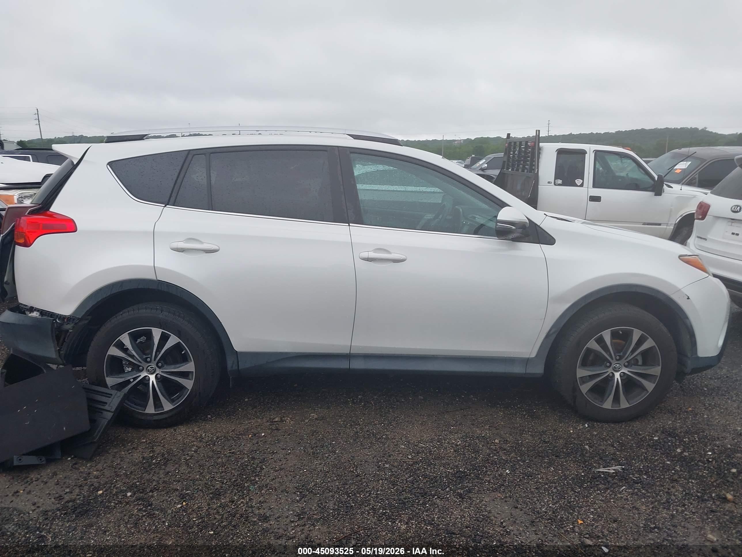 2015 Toyota Rav4 Limited White vin: 2T3DFREV2FW331434