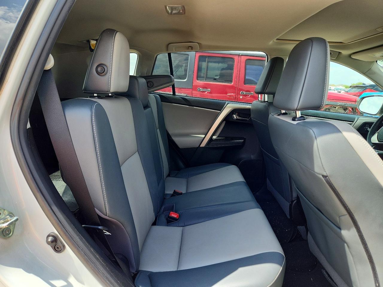 2015 Toyota Rav4 Limited White vin: 2T3DFREV2FW369410