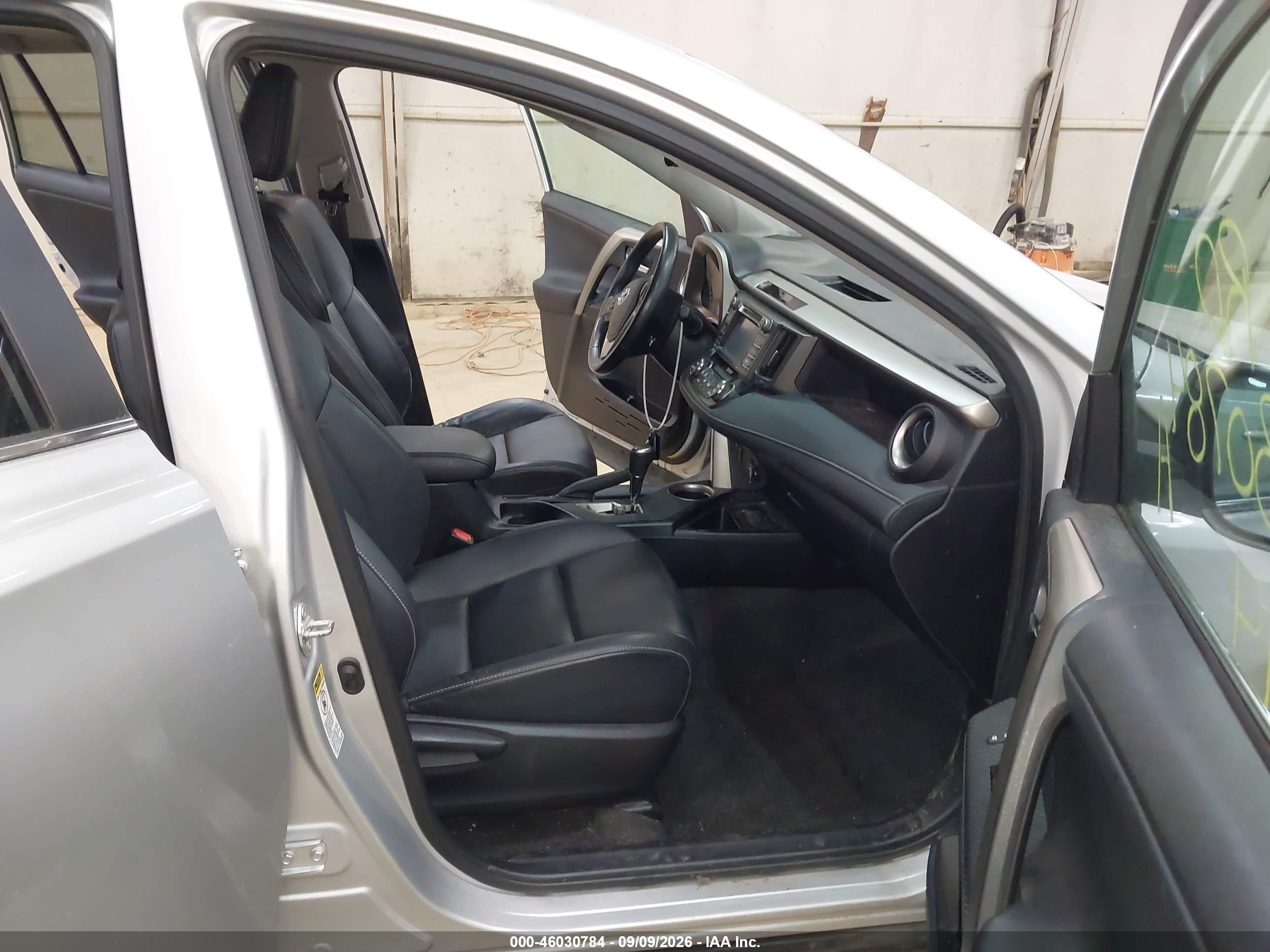 2014 Toyota Rav4 Limited Silver vin: 2T3DFREV3EW182983