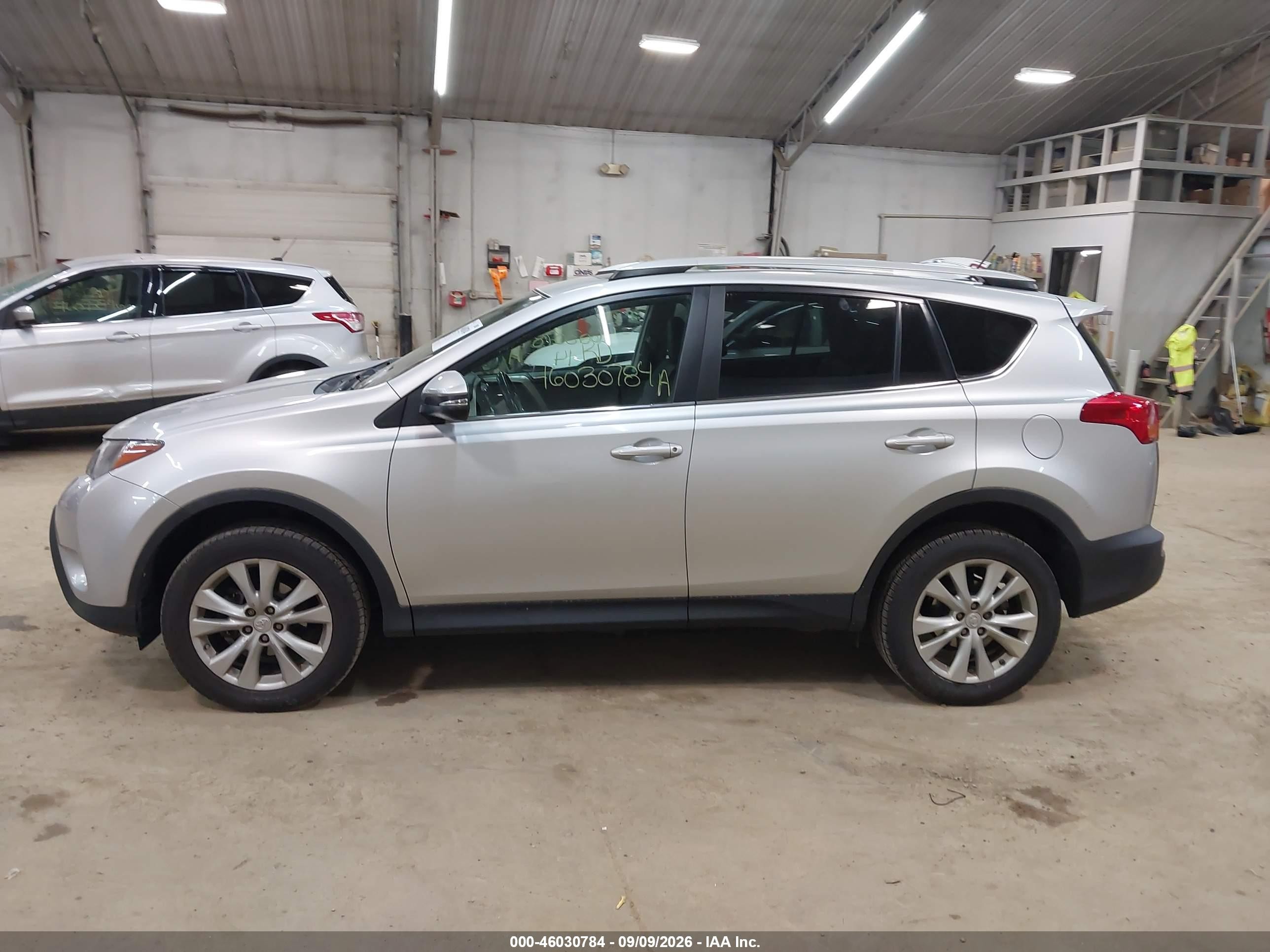 2014 Toyota Rav4 Limited Silver vin: 2T3DFREV3EW182983