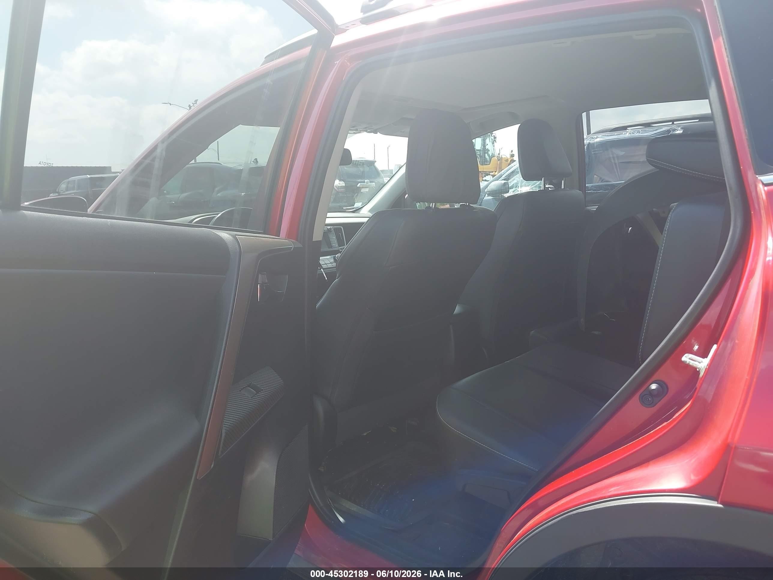 2015 Toyota Rav4 Limited Red vin: 2T3DFREV3FW234971