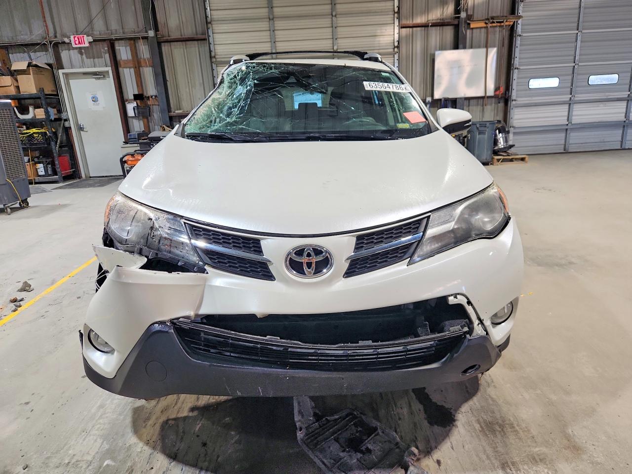 2015 Toyota Rav4 Limited Белый vin: 2T3DFREV3FW371554