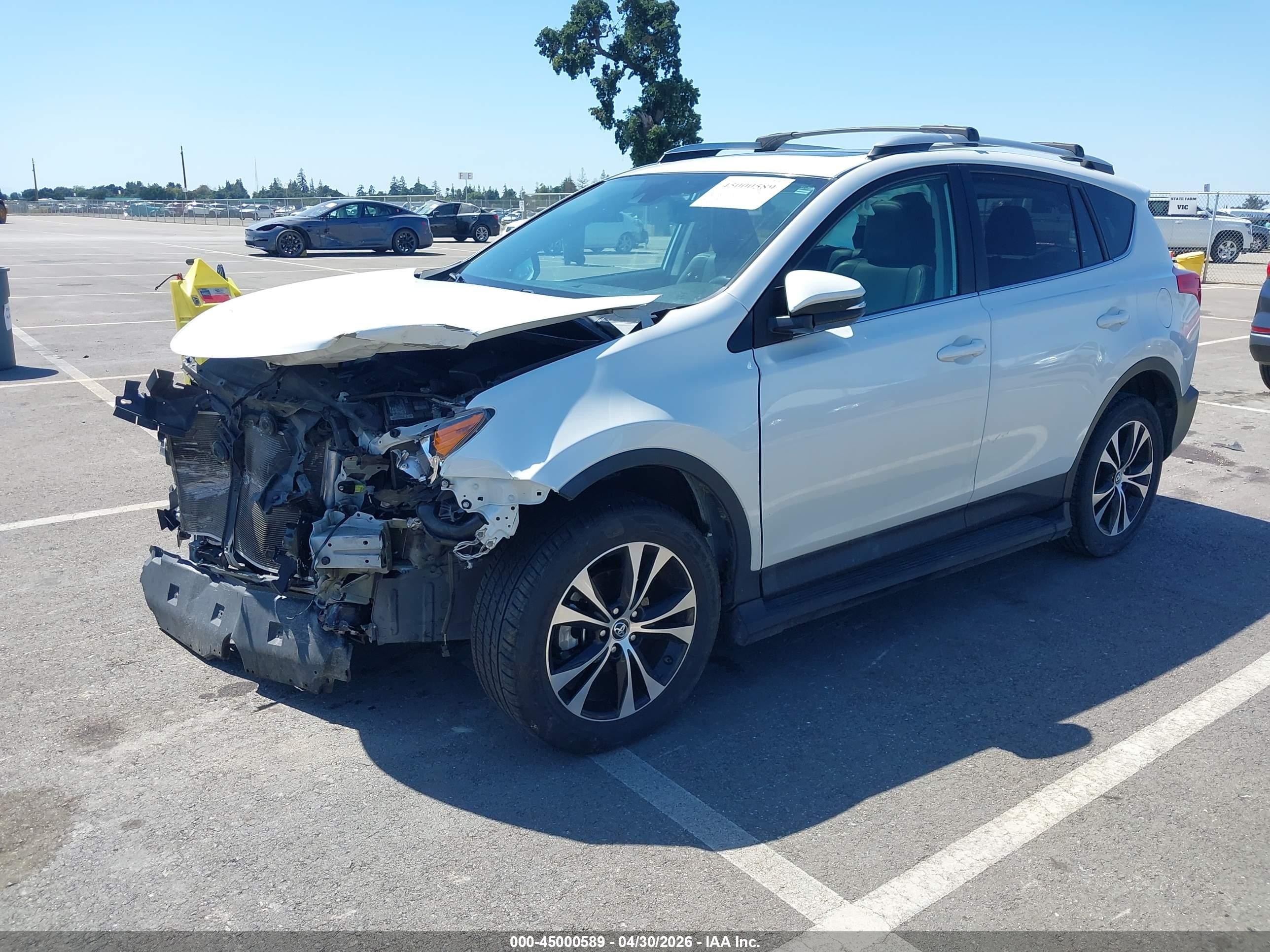 2015 Toyota Rav4 Limited White vin: 2T3DFREV3FW381582