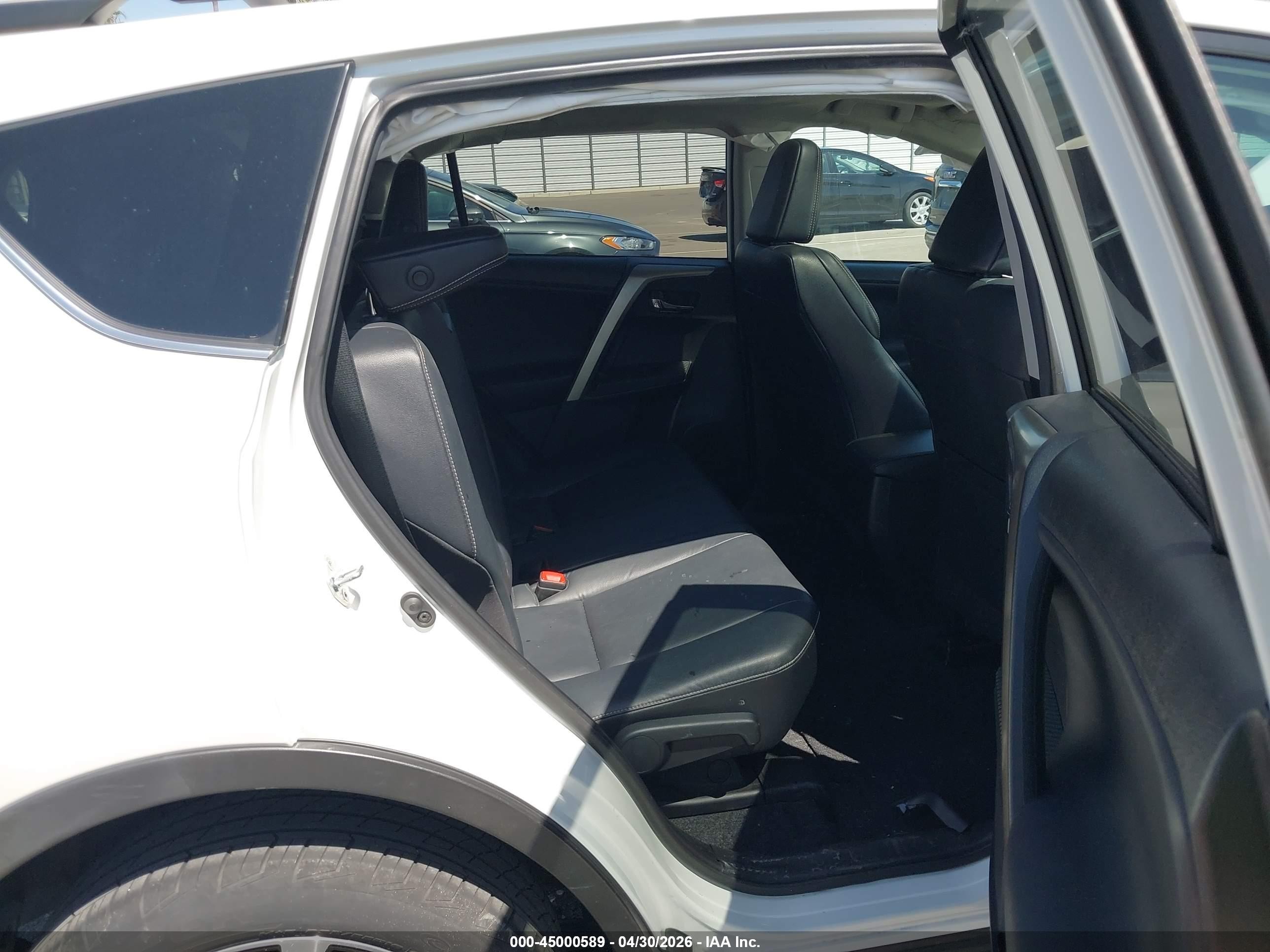 2015 Toyota Rav4 Limited White vin: 2T3DFREV3FW381582