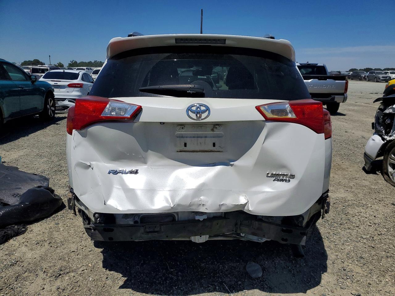 2015 Toyota Rav4 Limited White vin: 2T3DFREV4FW334013