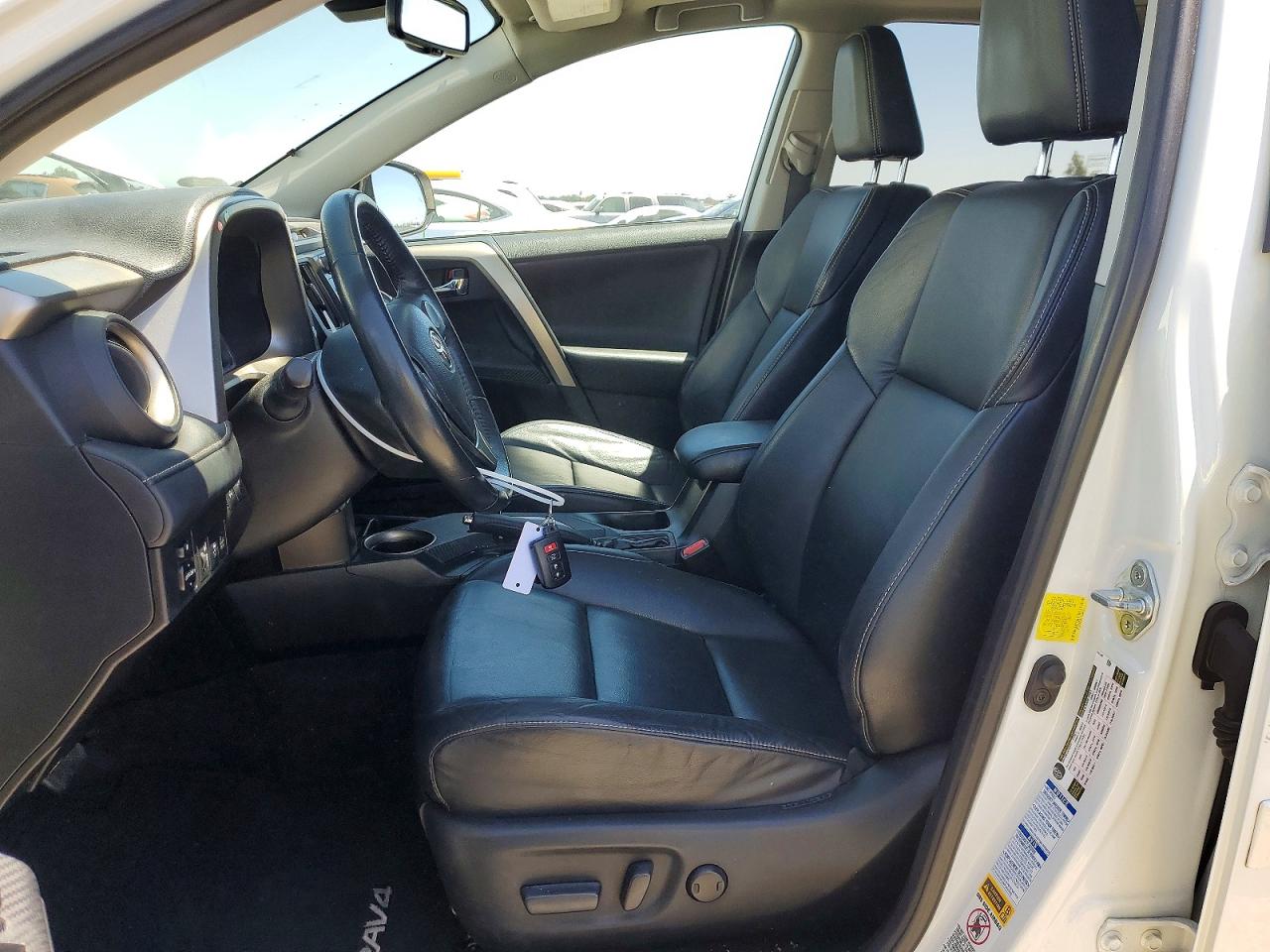 2015 Toyota Rav4 Limited White vin: 2T3DFREV4FW334013