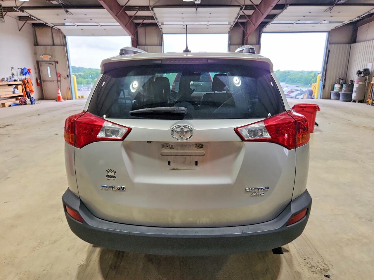 2015 Toyota Rav4 Limited Silver vin: 2T3DFREV4FW366962