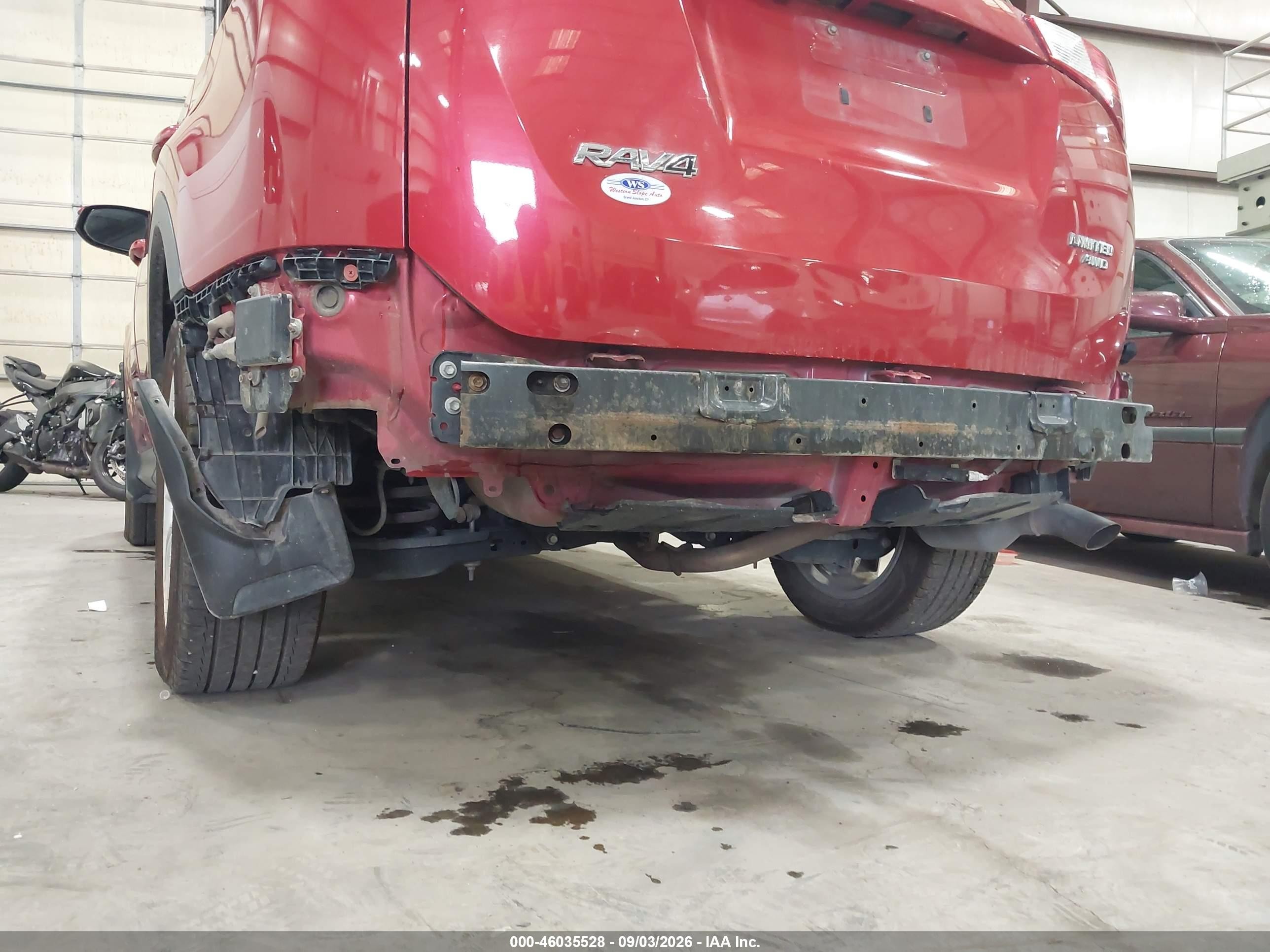 2014 Toyota Rav4 Limited Red vin: 2T3DFREV5EW221122