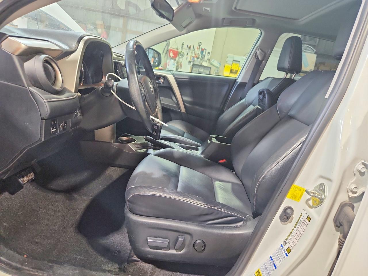2015 Toyota Rav4 Limited White vin: 2T3DFREV5FW248659