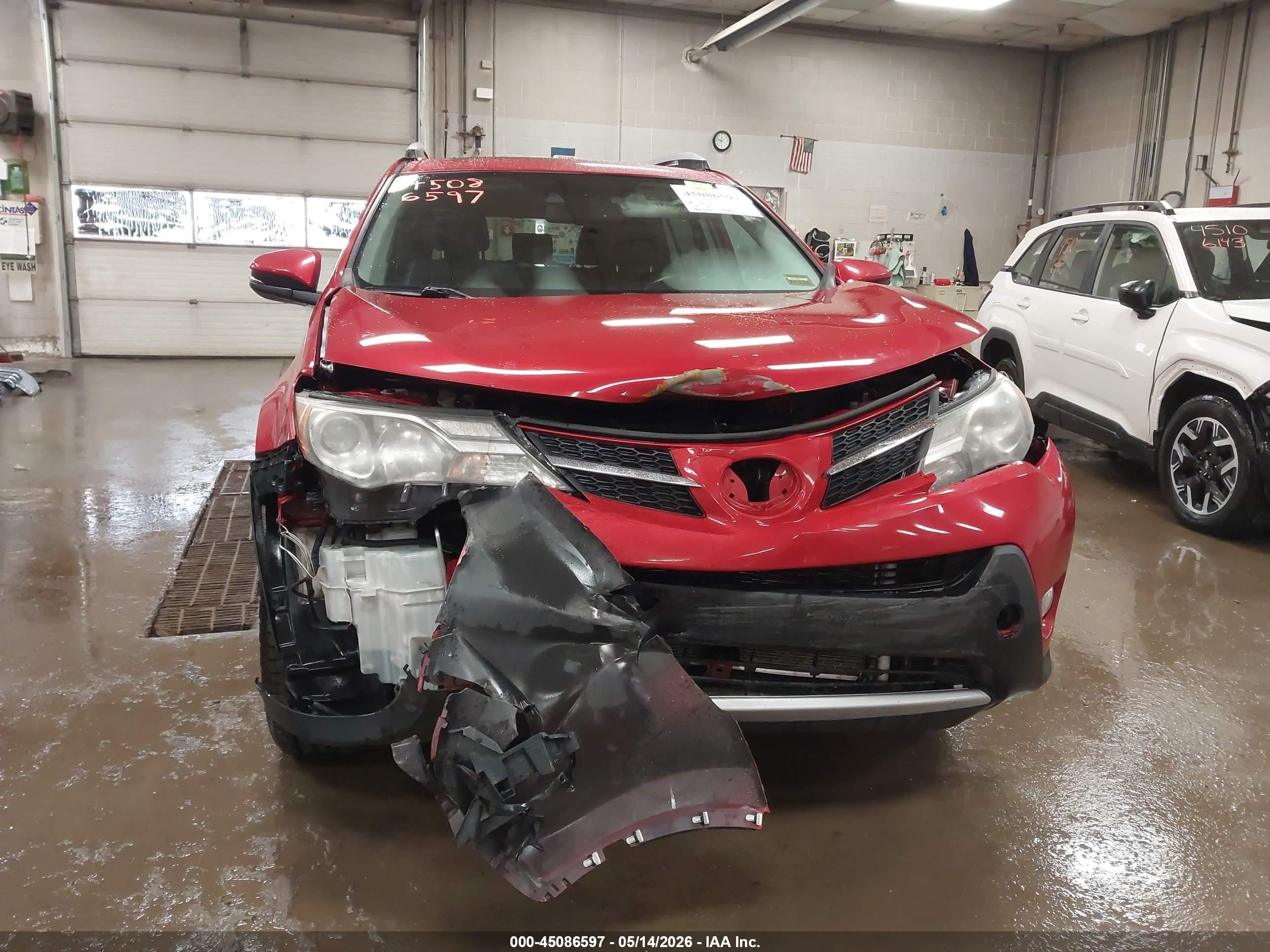 2015 Toyota Rav4 Limited Red vin: 2T3DFREV5FW336174