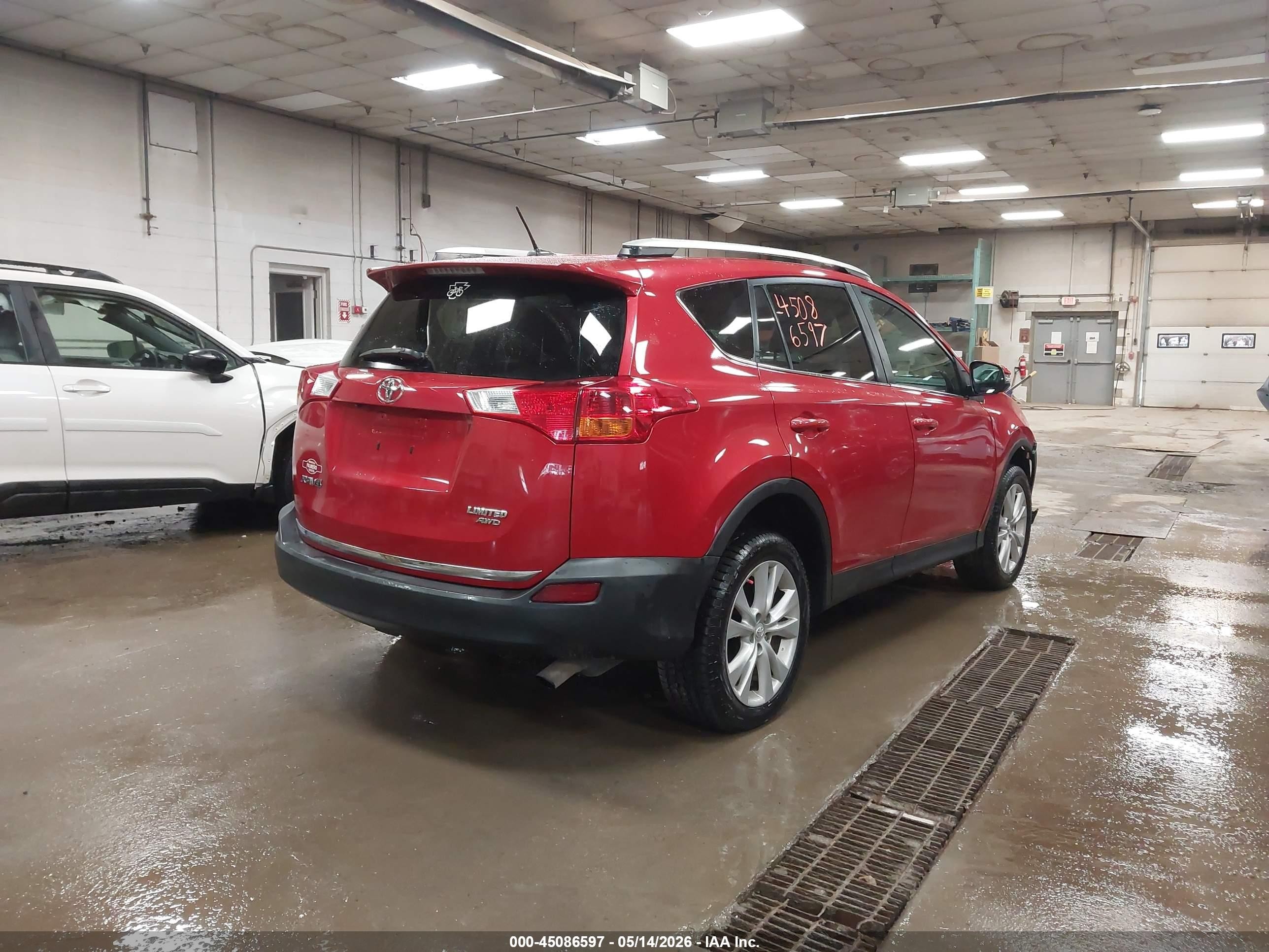 2015 Toyota Rav4 Limited Red vin: 2T3DFREV5FW336174