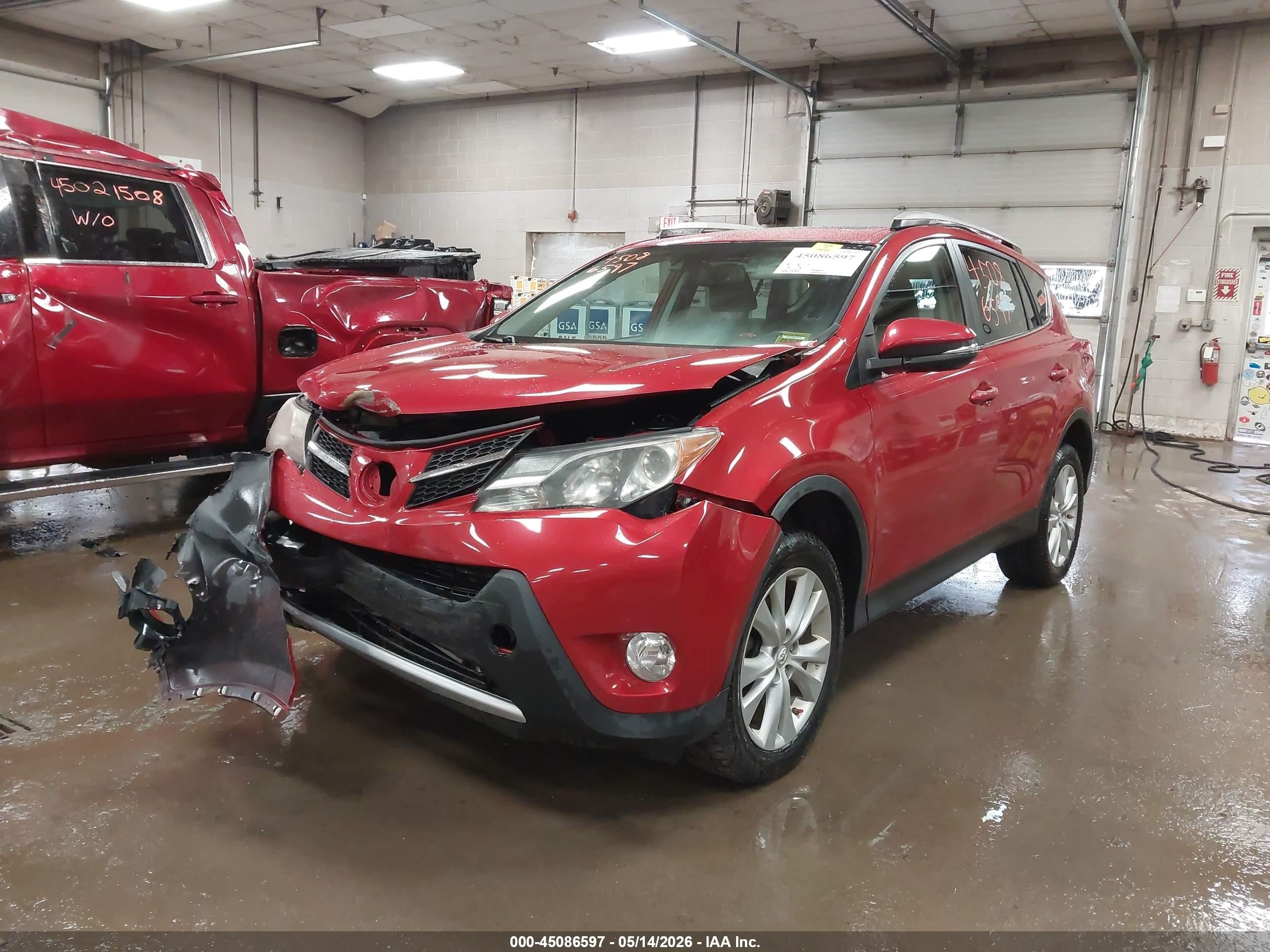 2015 Toyota Rav4 Limited Red vin: 2T3DFREV5FW336174