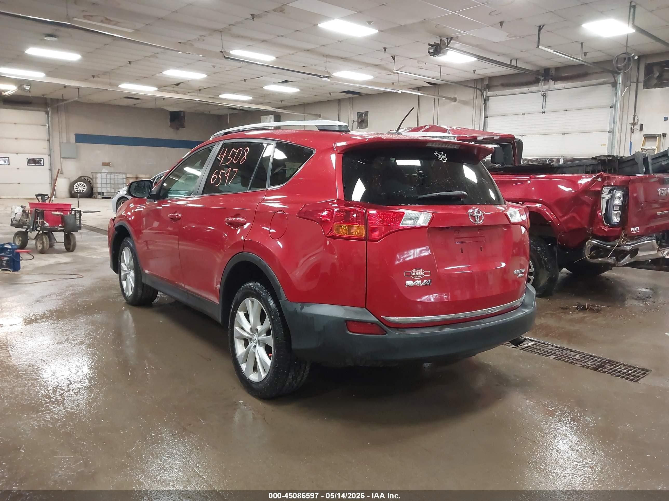 2015 Toyota Rav4 Limited Red vin: 2T3DFREV5FW336174