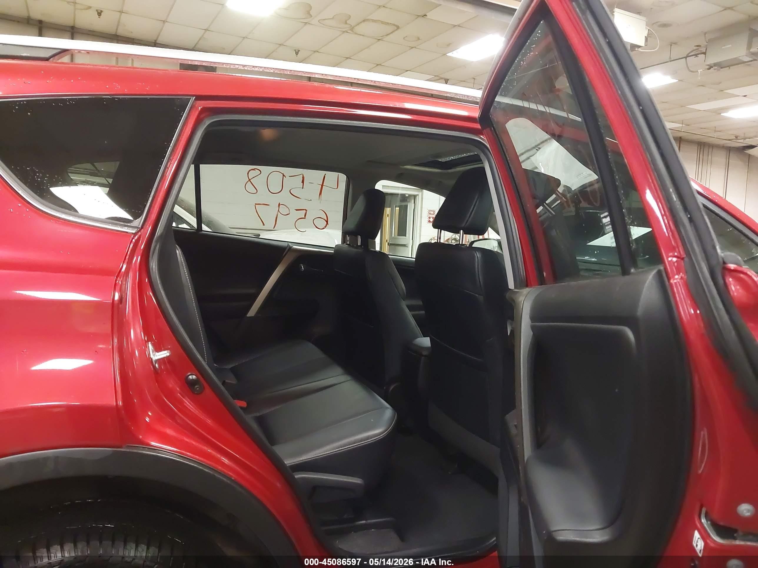 2015 Toyota Rav4 Limited Red vin: 2T3DFREV5FW336174