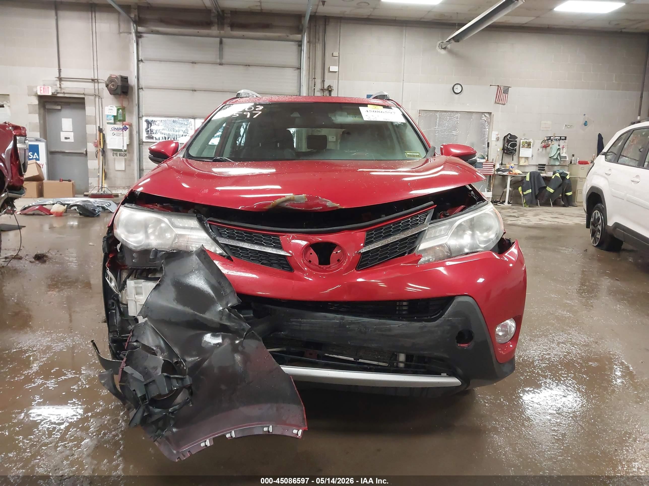 2015 Toyota Rav4 Limited Red vin: 2T3DFREV5FW336174