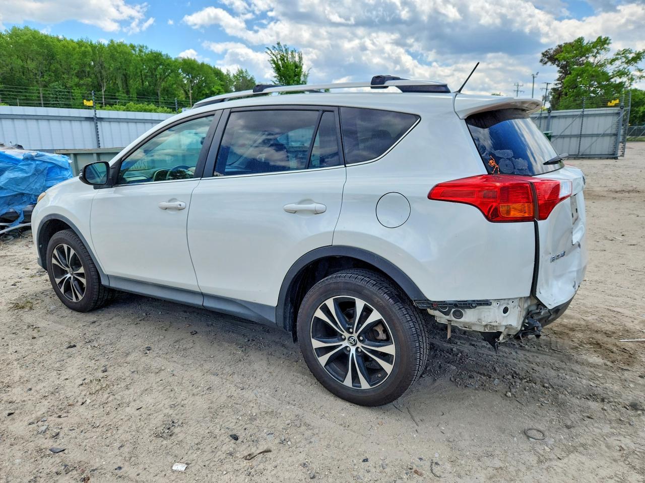 2015 Toyota Rav4 Limited White vin: 2T3DFREV5FW336837