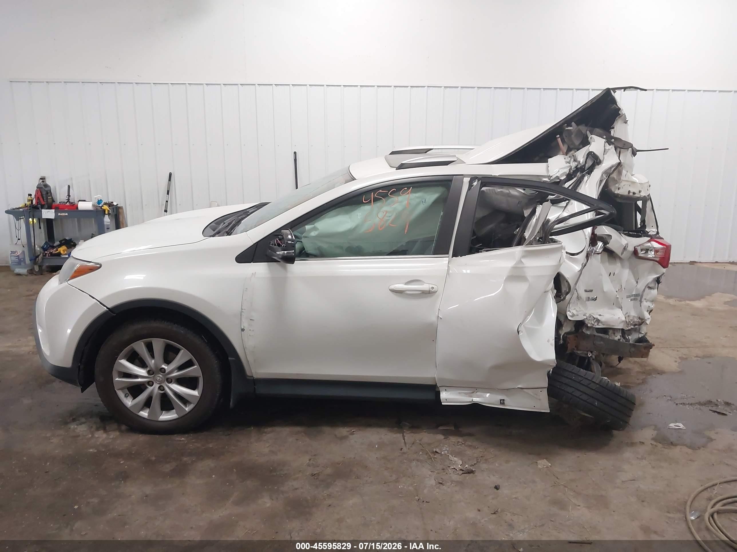 2013 Toyota Rav4 Limited White vin: 2T3DFREV6DW007724