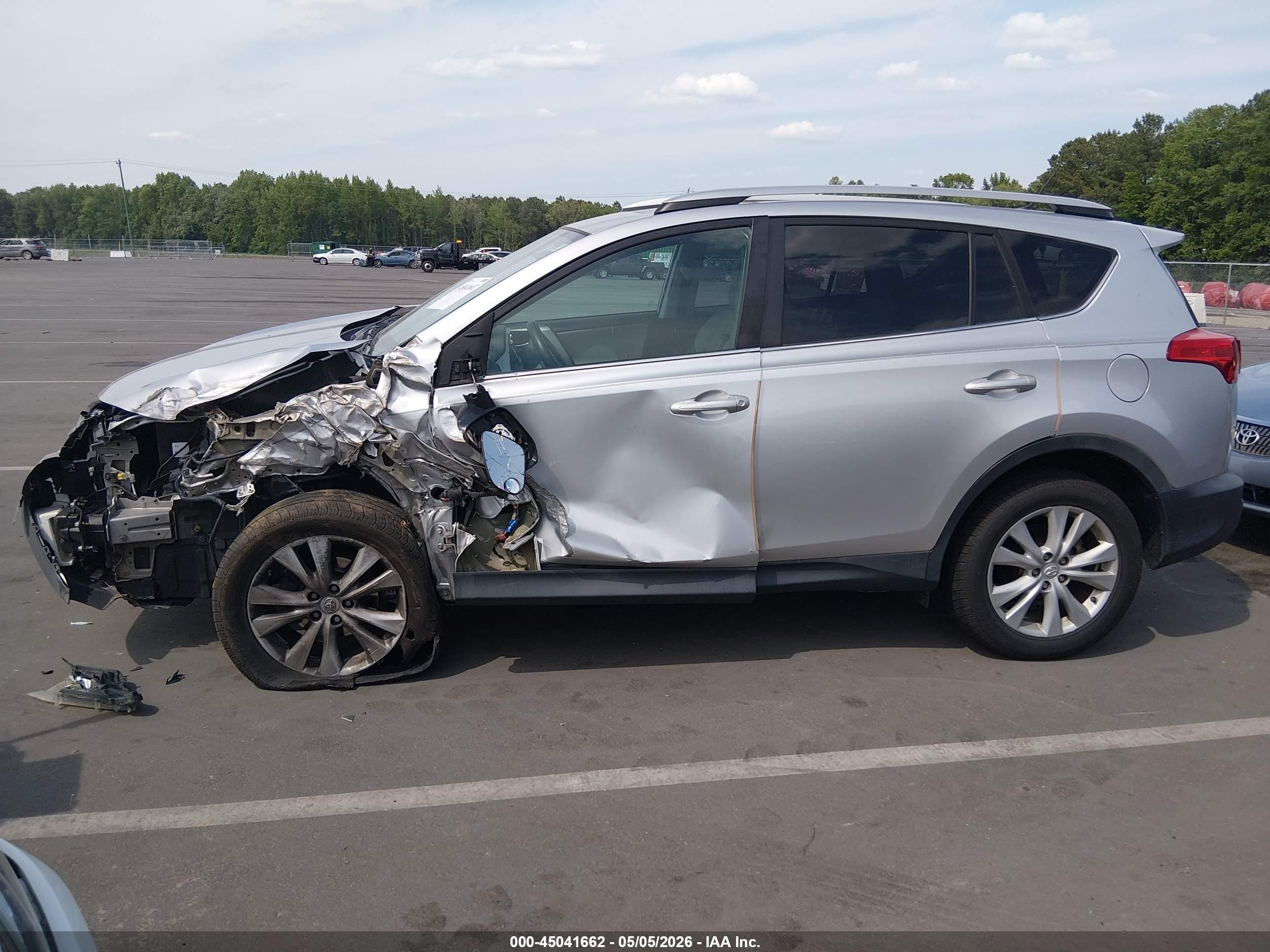 2015 Toyota Rav4 Limited Silver vin: 2T3DFREV6FW335857