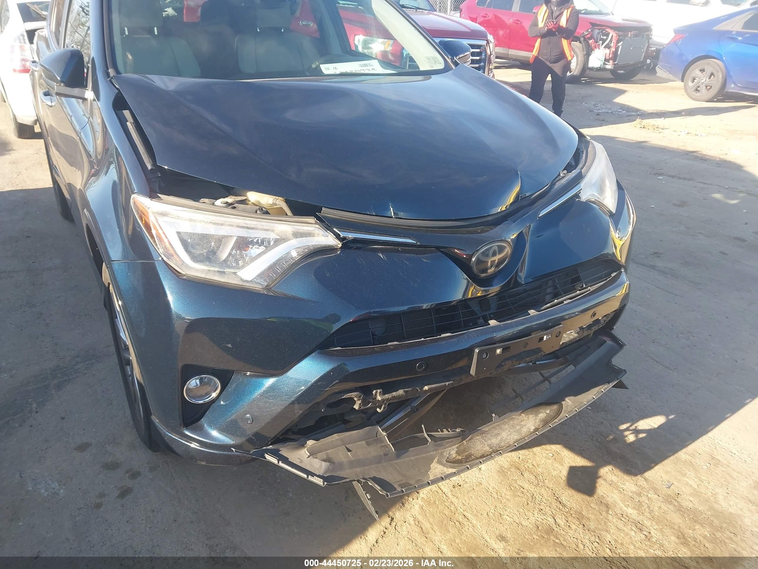 2017 Toyota Rav4 Platinum Navy vin: 2T3DFREV6HW664674