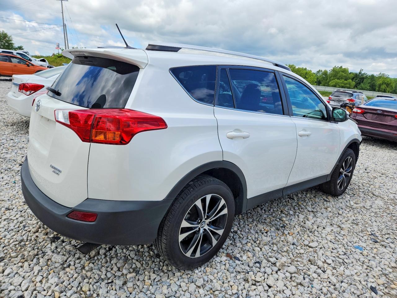 2015 Toyota Rav4 Limited White vin: 2T3DFREV7FW261154
