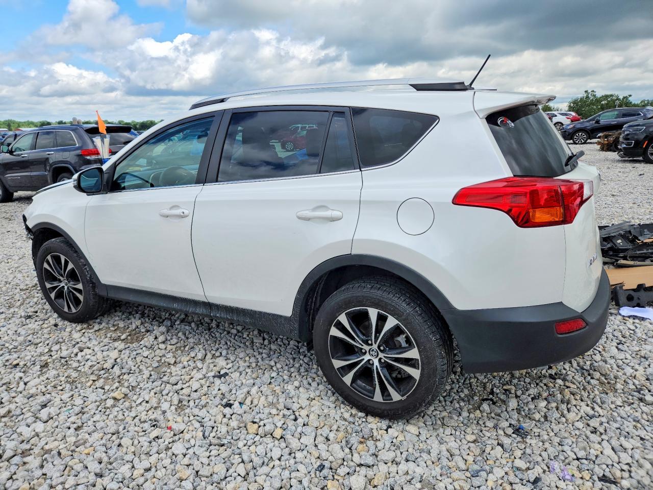 2015 Toyota Rav4 Limited White vin: 2T3DFREV7FW261154