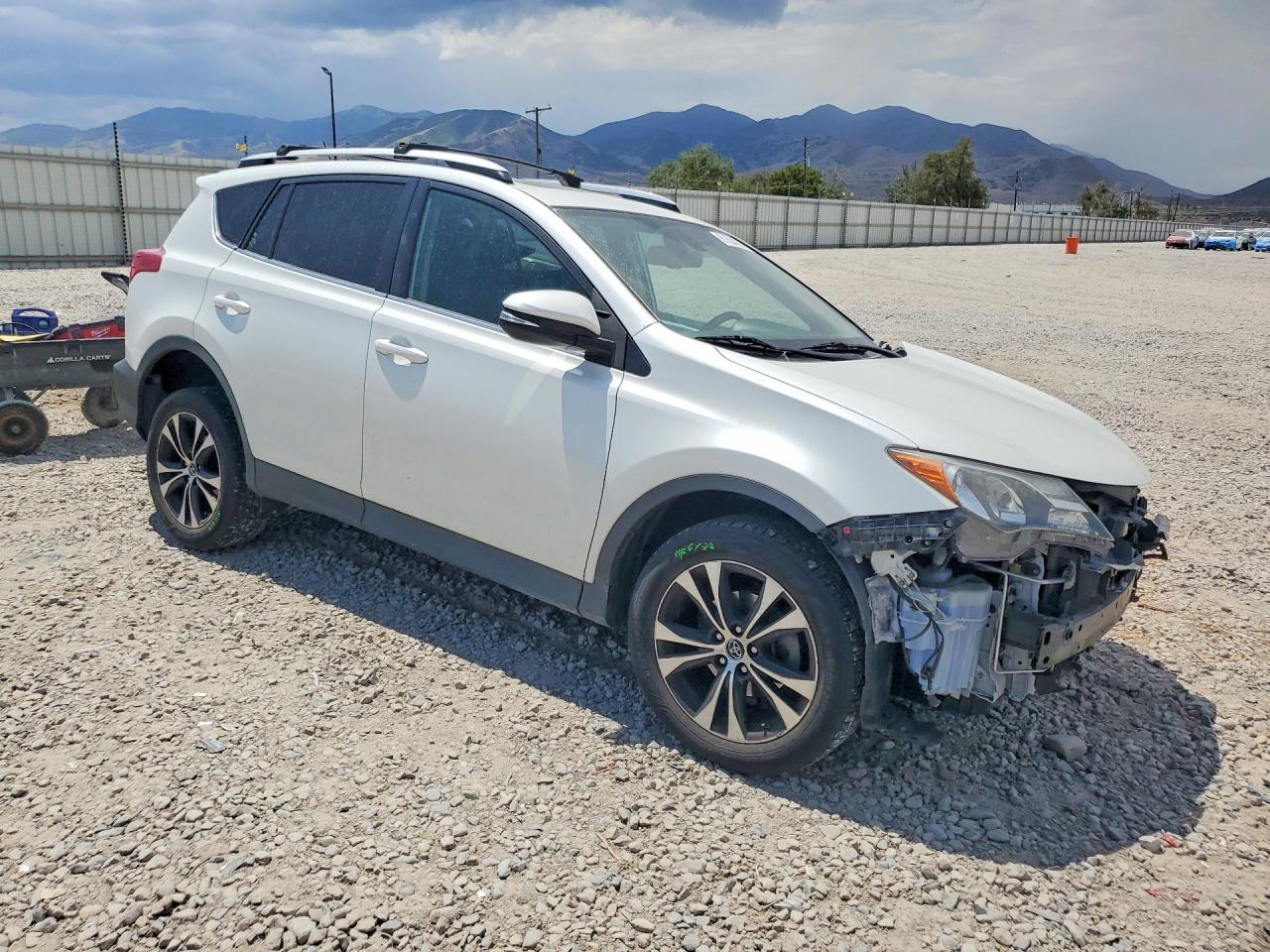 2015 Toyota Rav4 Limited White vin: 2T3DFREV7FW365028