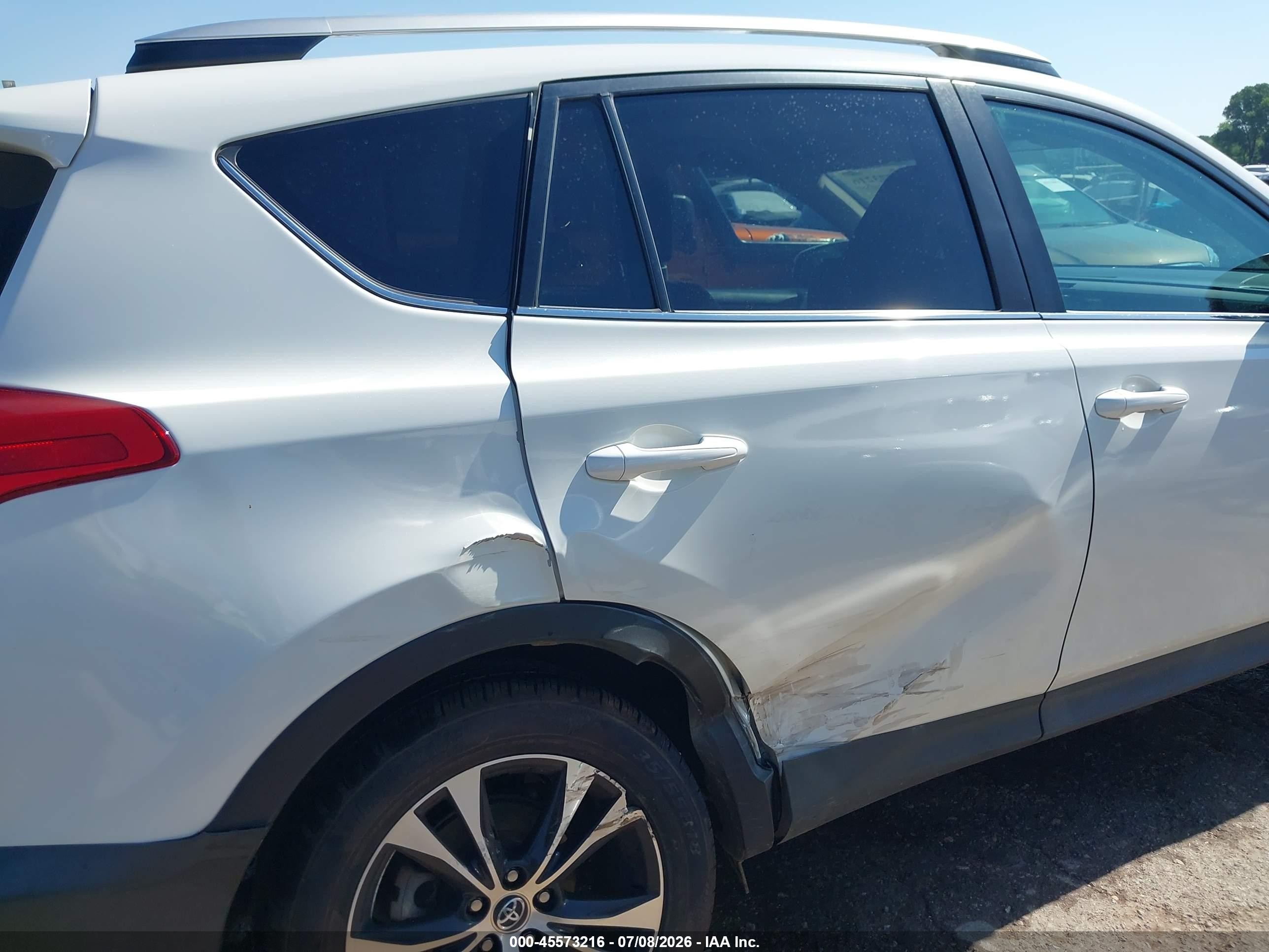 2015 Toyota Rav4 Limited White vin: 2T3DFREV7FW400425