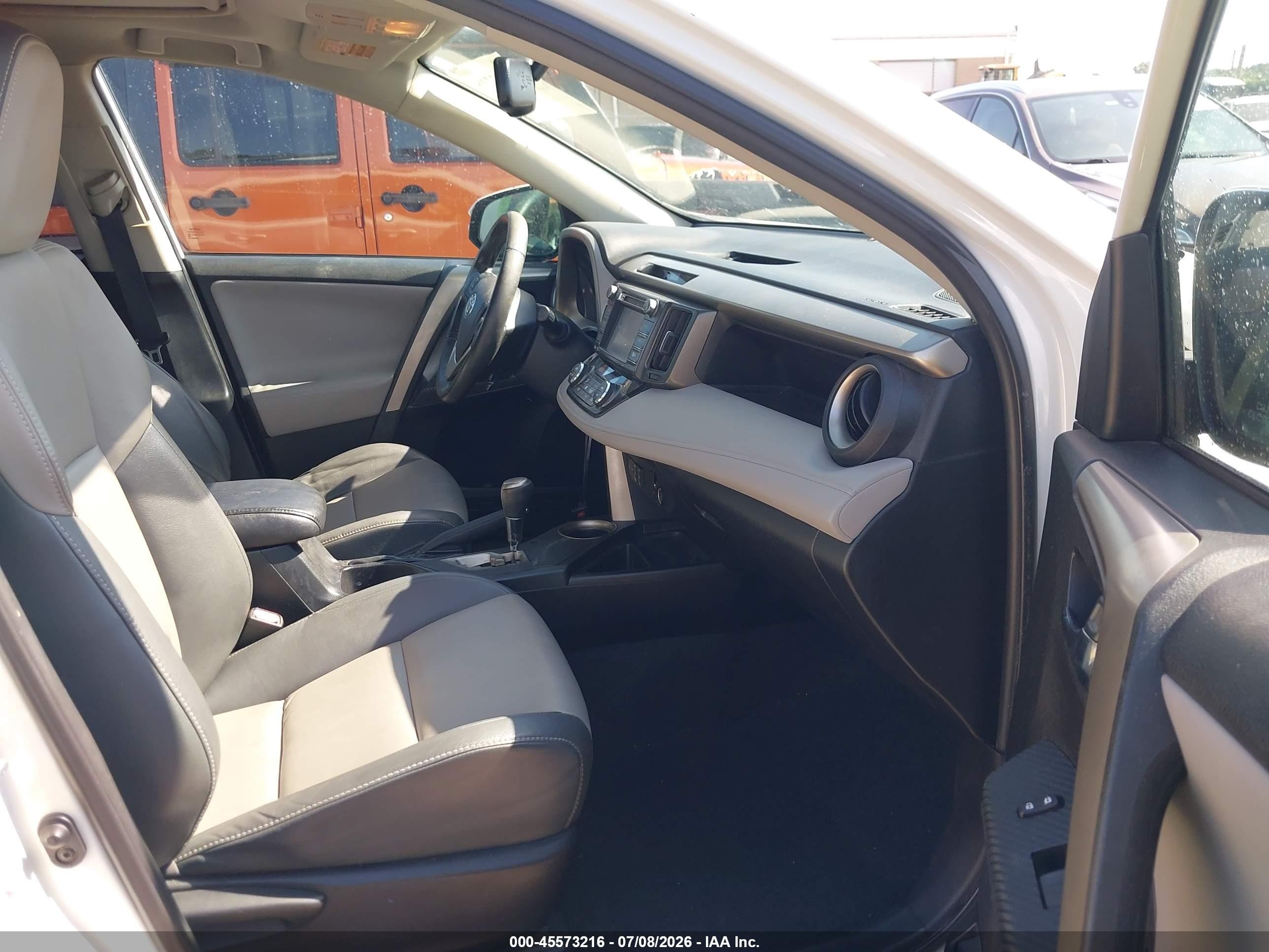 2015 Toyota Rav4 Limited White vin: 2T3DFREV7FW400425